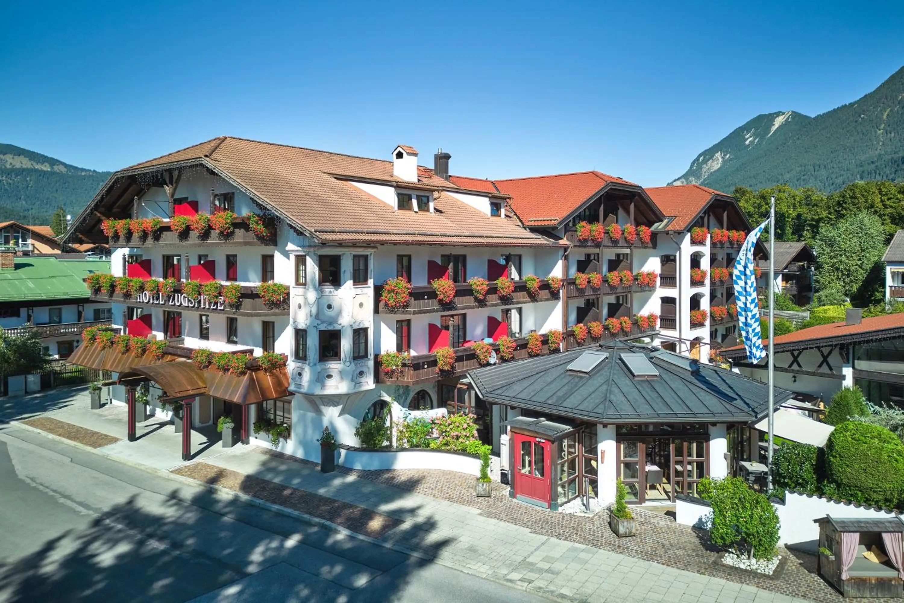 Property building in Hotel Zugspitze