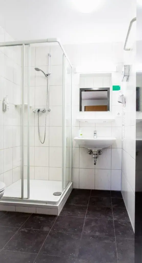 Comfort Four Bed Room in Ecoinn Comfort Four Bed Room in Ecoinn