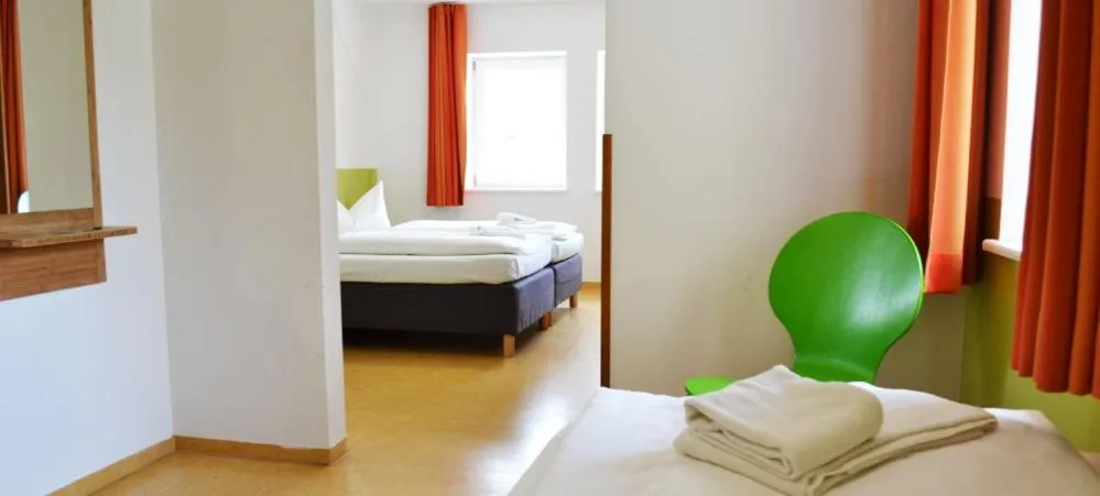 Photo of the whole room, Bed in Ecoinn