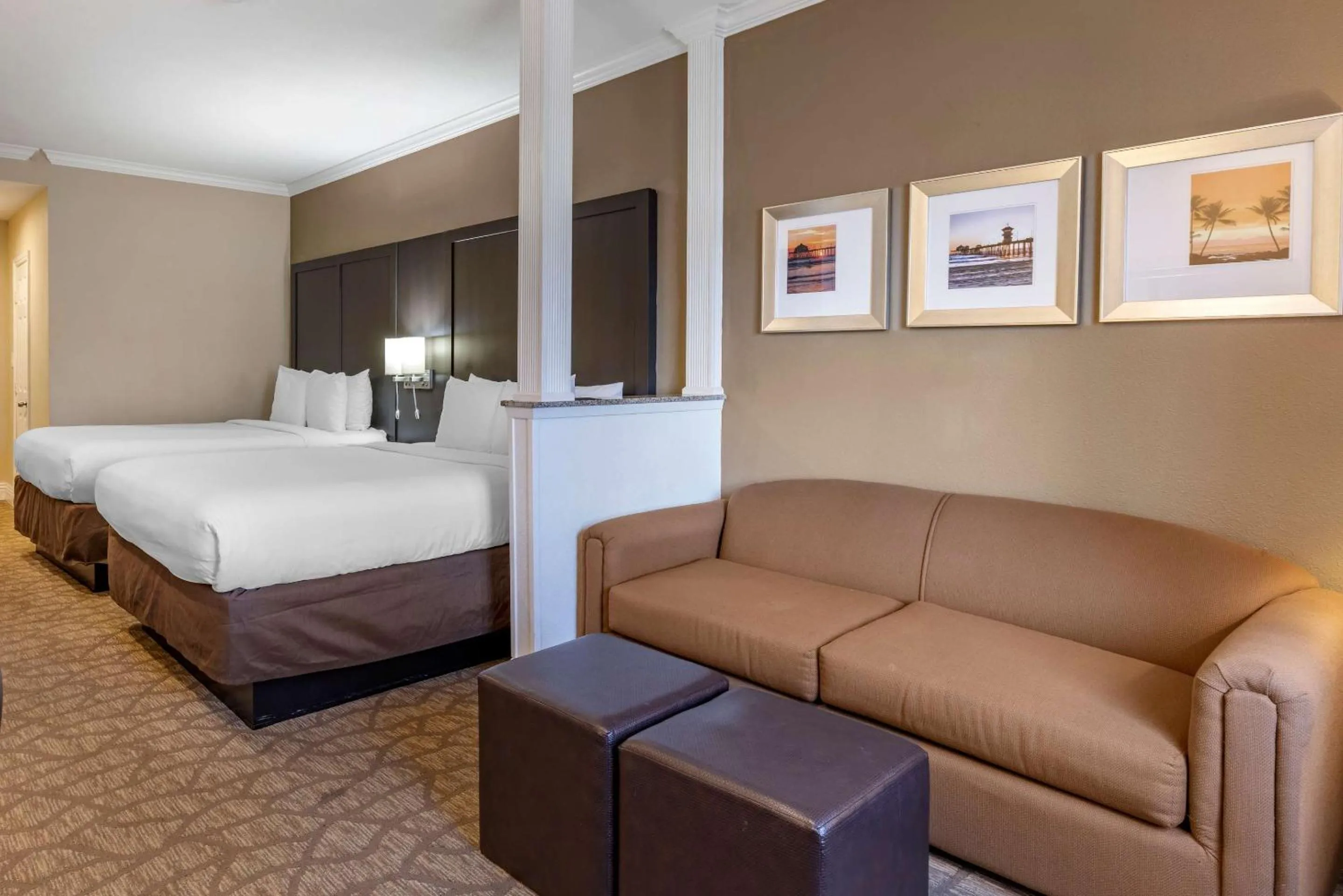 Bedroom, Bed in Comfort Inn & Suites Huntington Beach