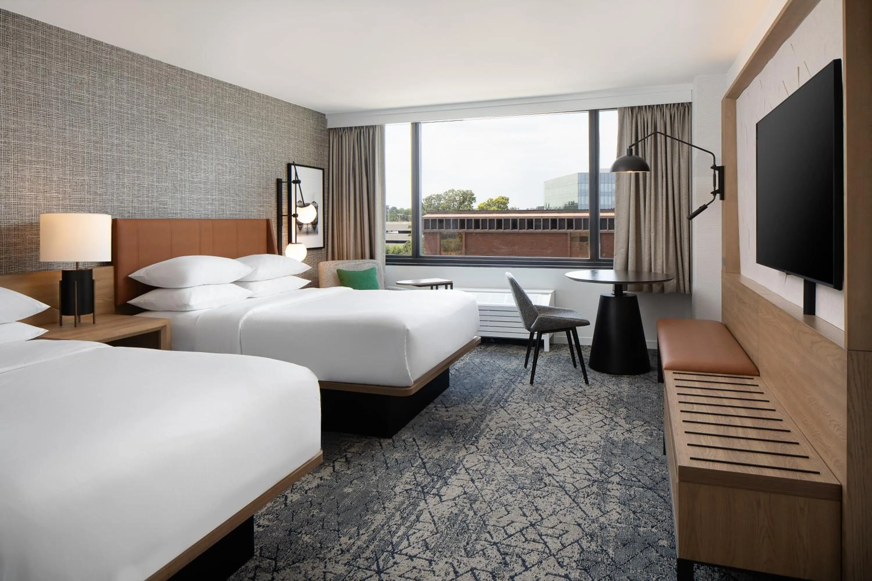 Bedroom, Bed in Sheraton Westport Plaza