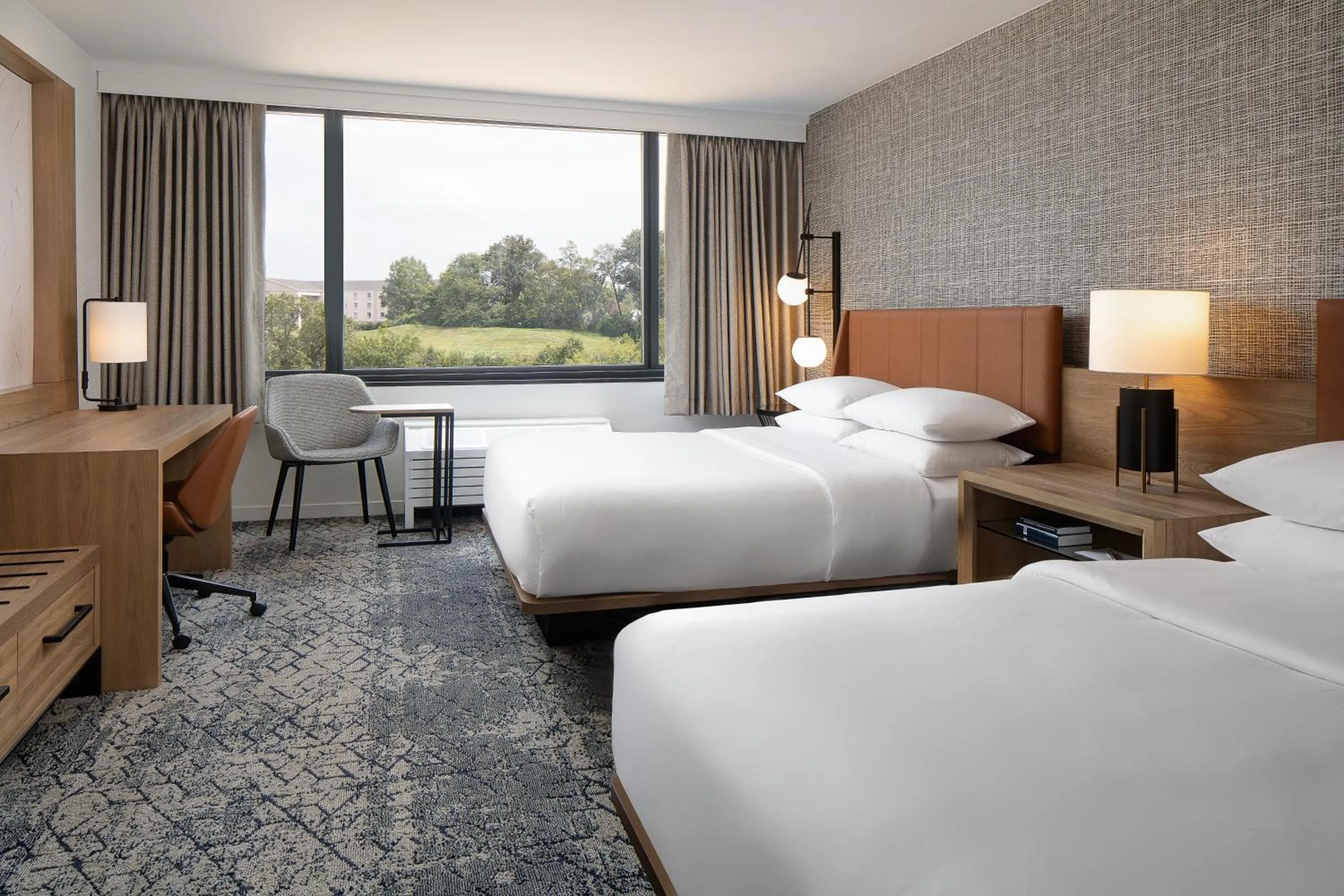 Bed in Sheraton Westport Plaza