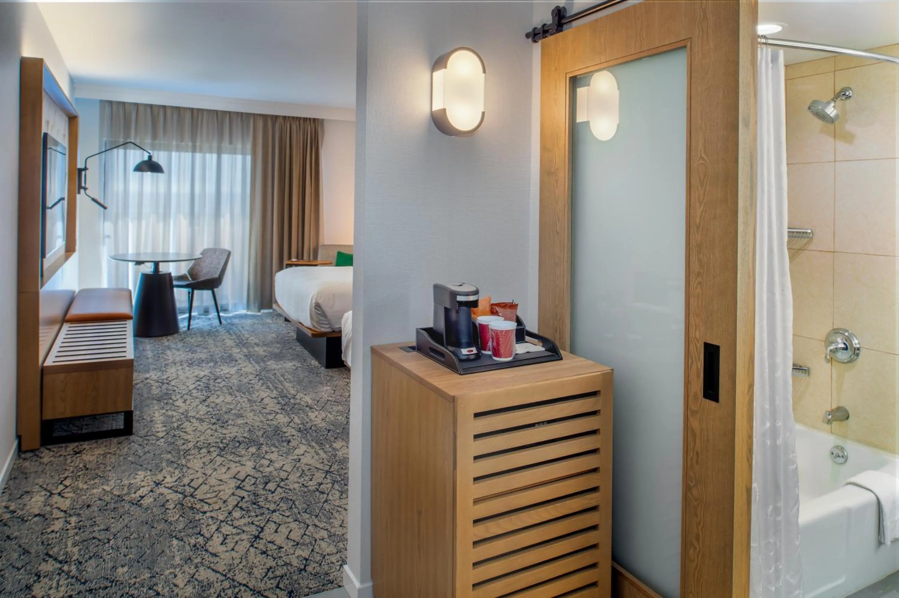 Guests, Bed in Sheraton Westport Plaza