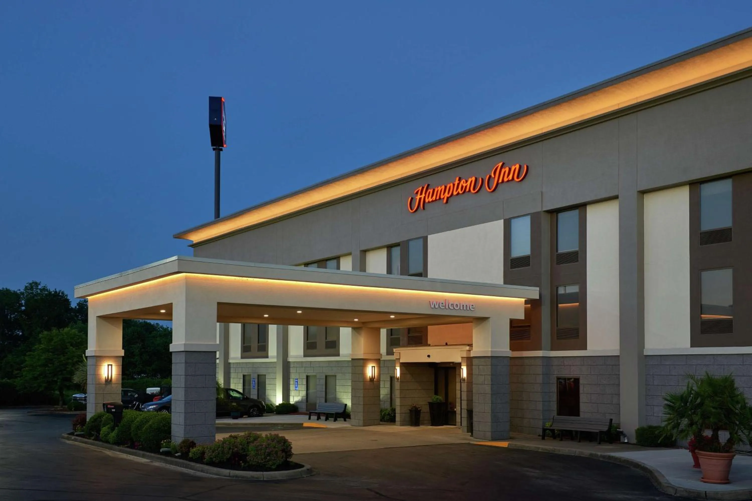 Property building in Hampton Inn Louisville/I-65/Brooks Road