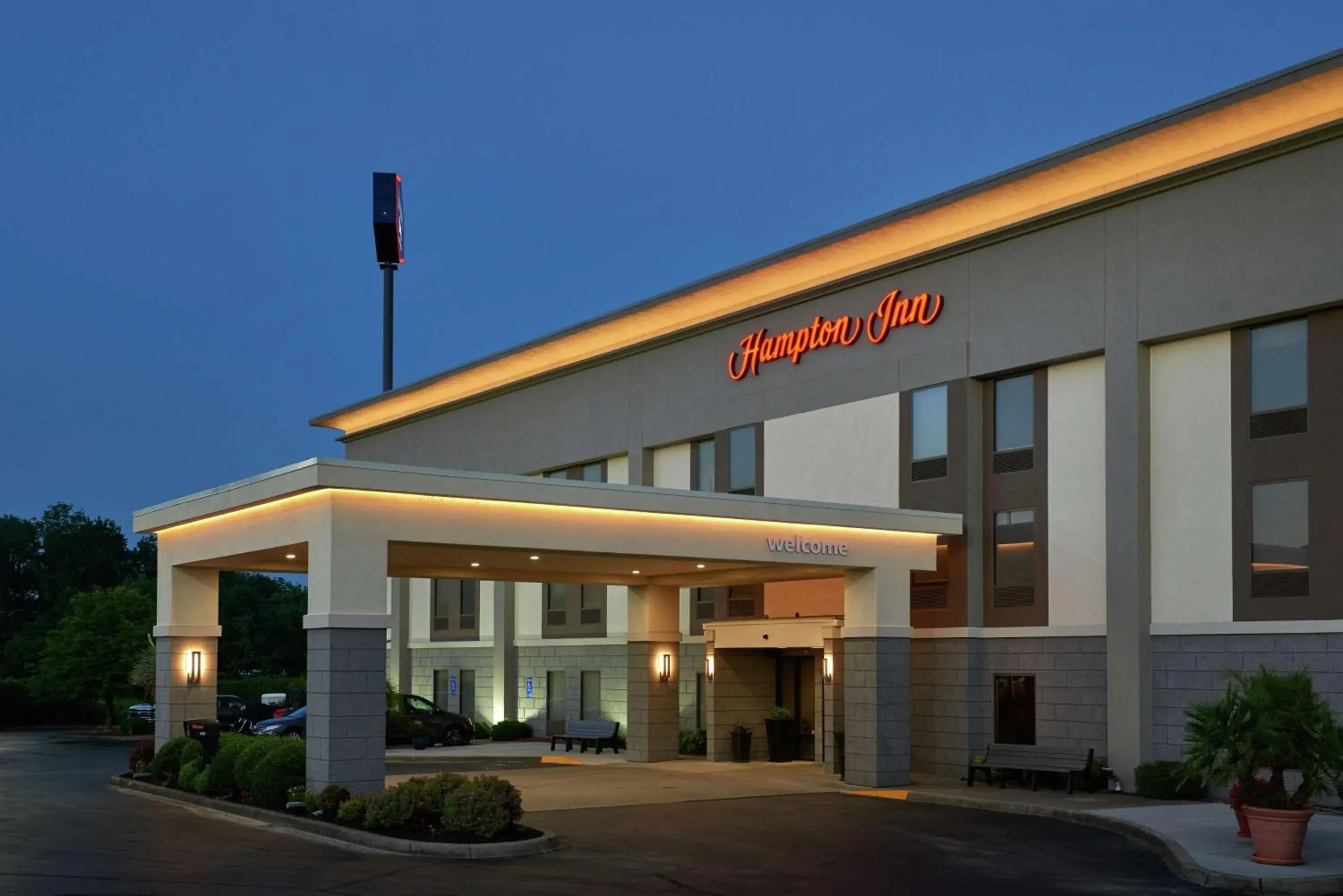 Property building in Hampton Inn Louisville/I-65/Brooks Road Property building in Hampton Inn Louisville/I-65/Brooks Road