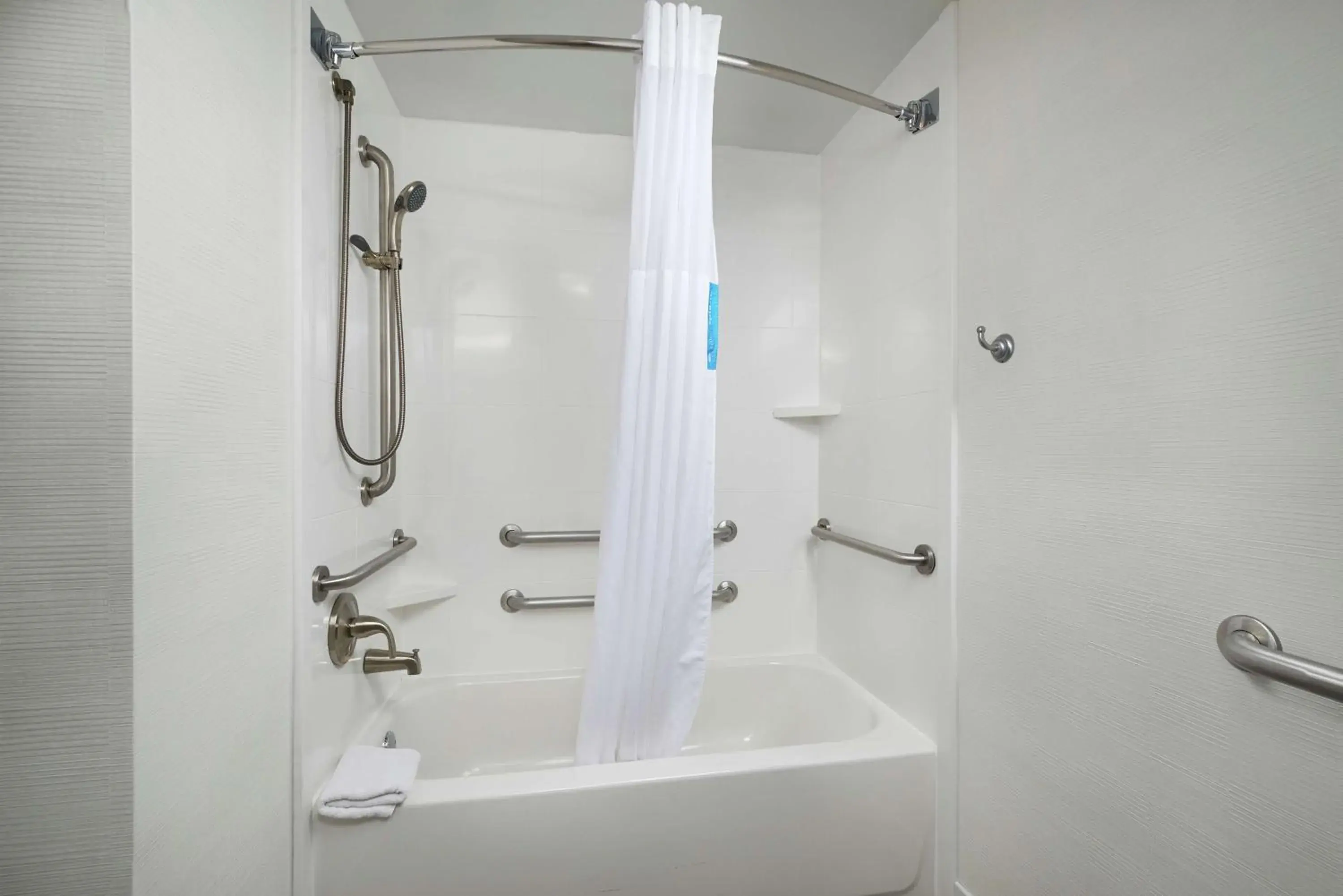 Bathroom in Hampton Inn Louisville/I-65/Brooks Road Bathroom in Hampton Inn Louisville/I-65/Brooks Road