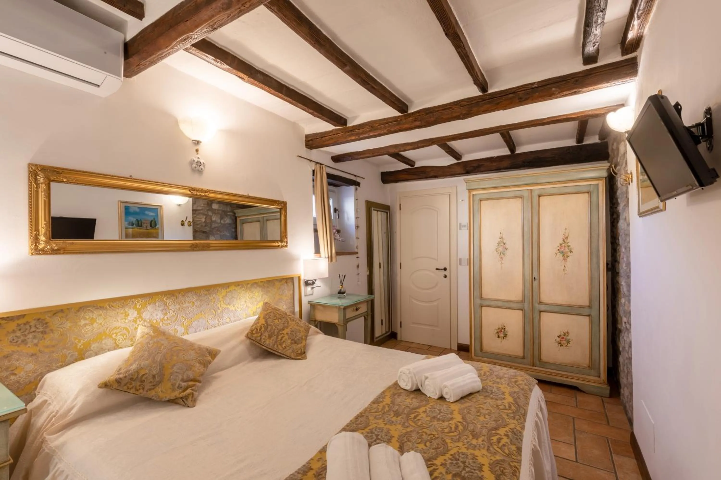 TV and multimedia, Bed in Il Torrione