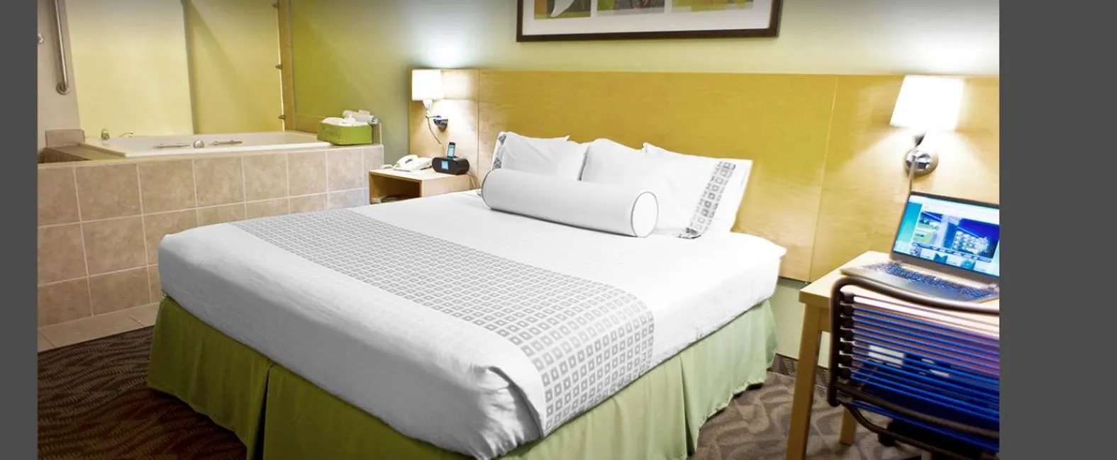 Bed in Hotel Nexus; BW Signature Collection