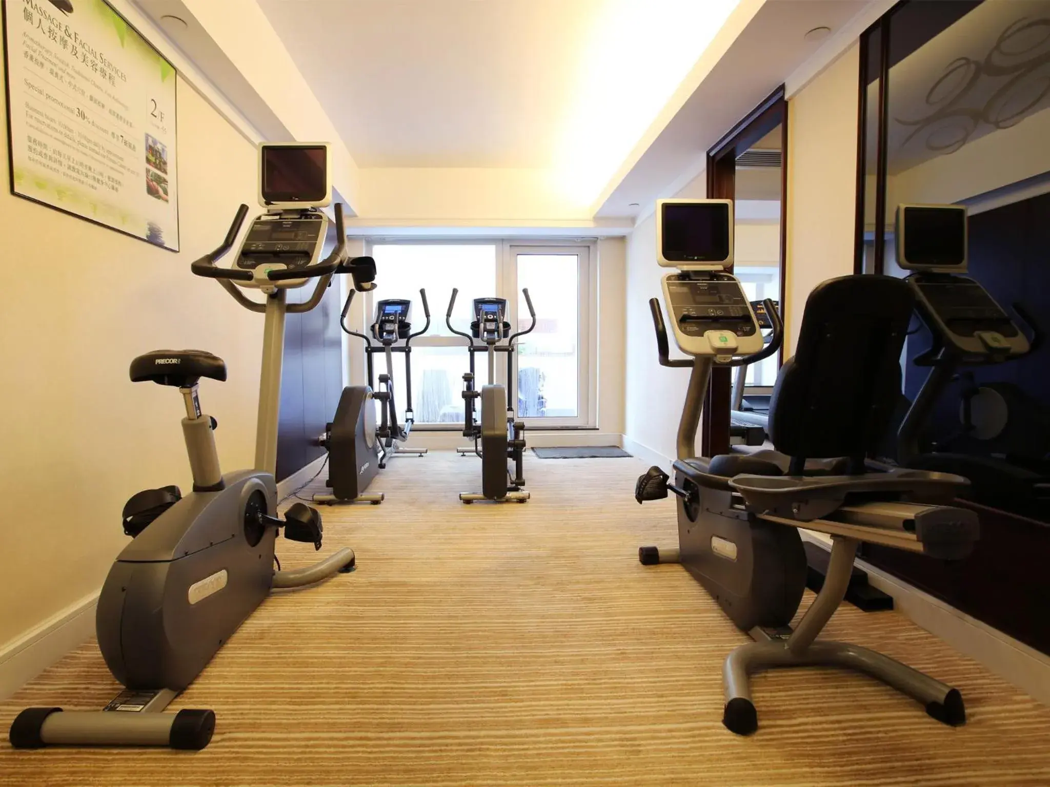 Fitness centre/facilities in Harbour Plaza 8 Degrees Fitness centre/facilities in Harbour Plaza 8 Degrees