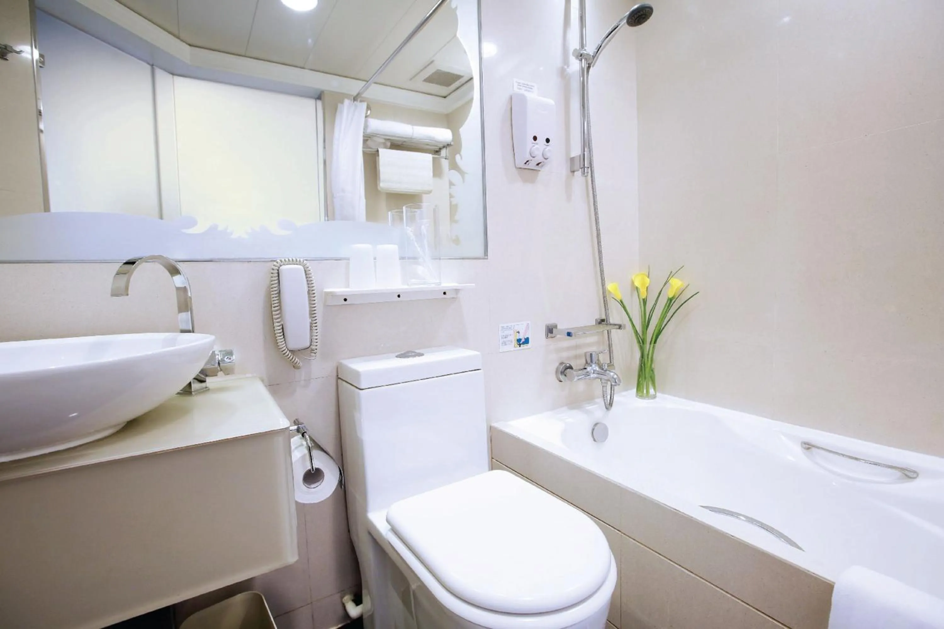 Bathroom in Harbour Plaza 8 Degrees