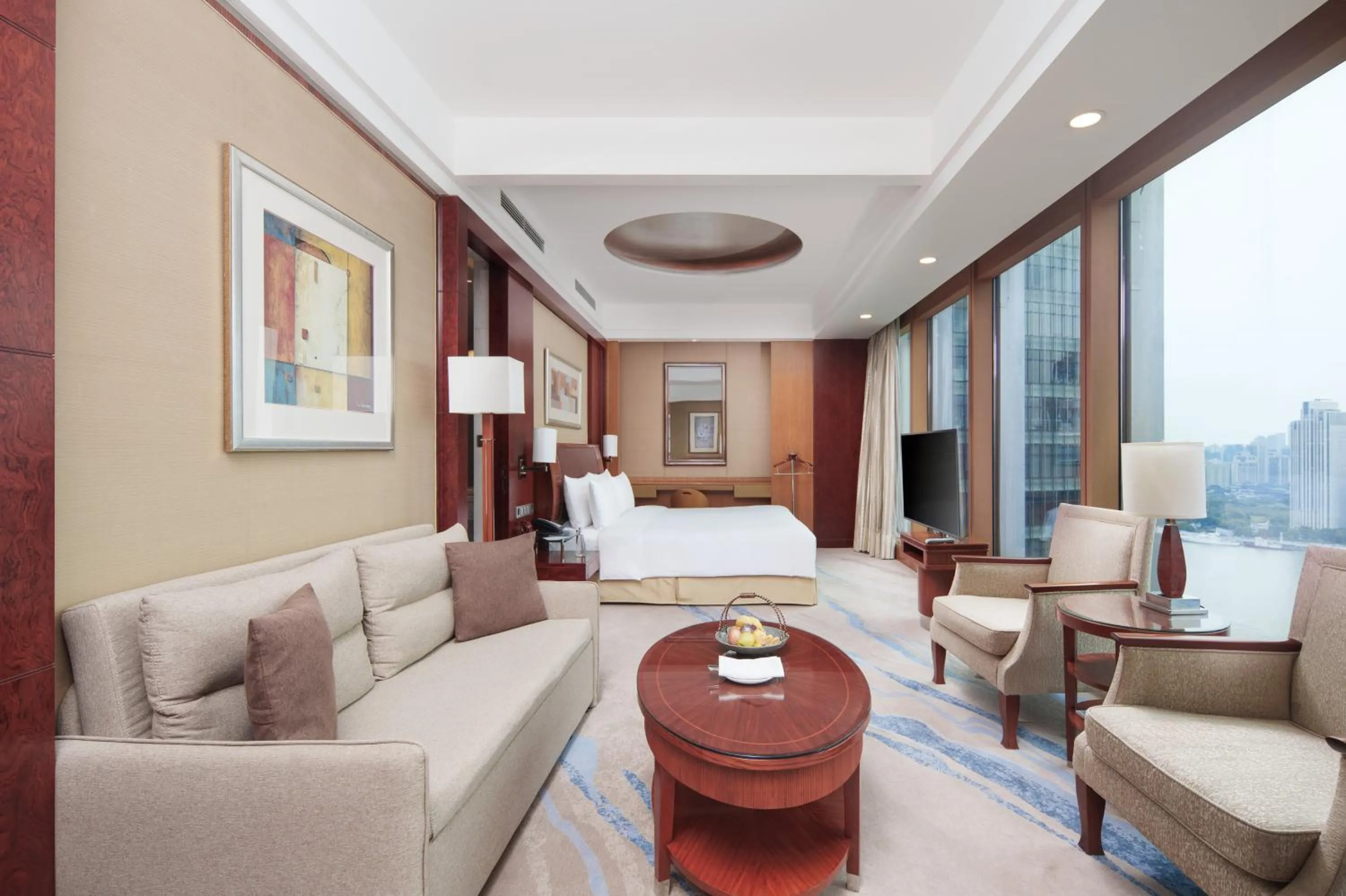 Bedroom, Bed in Pudong Shangri-La, Shanghai