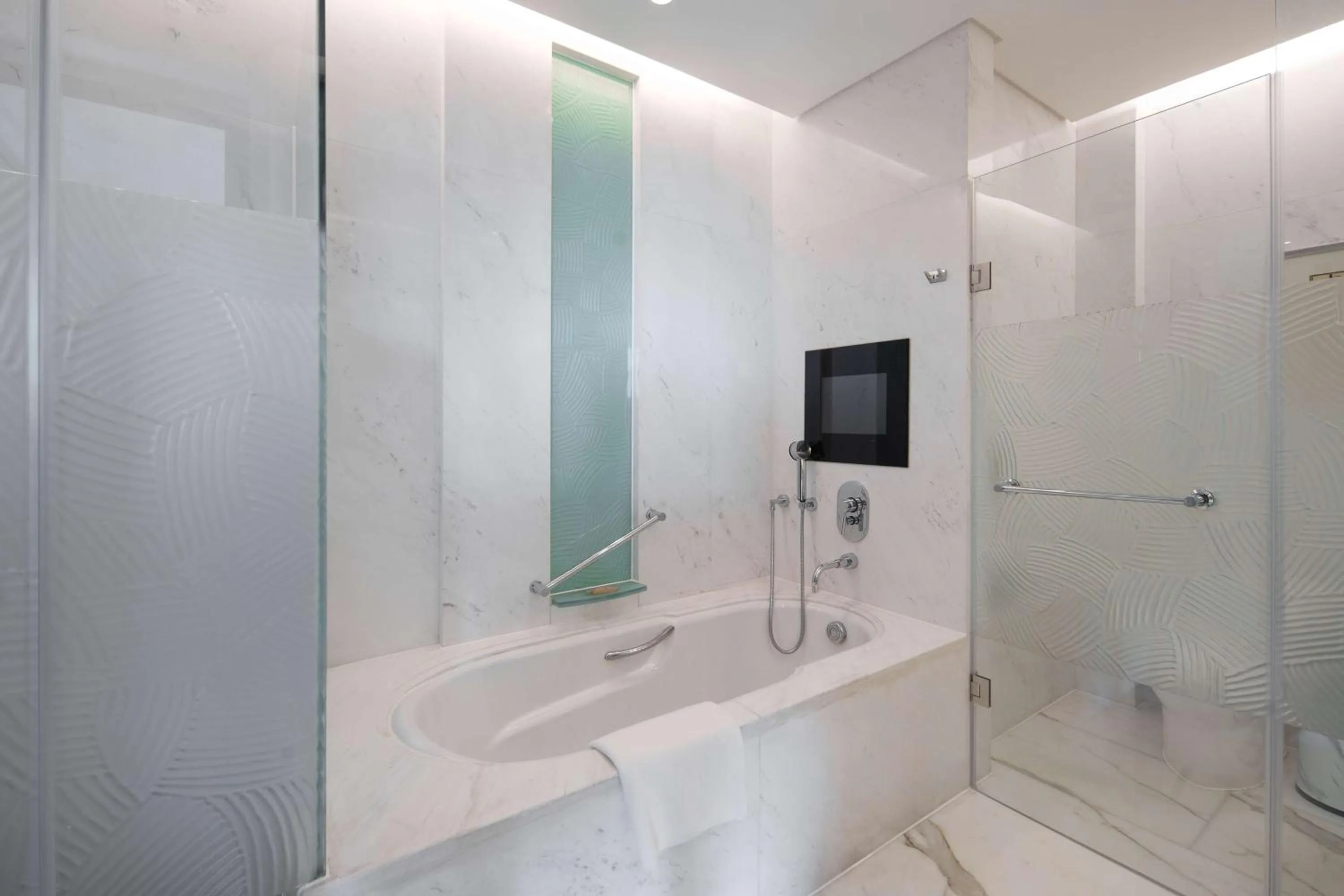 Bathroom in Pudong Shangri-La, Shanghai