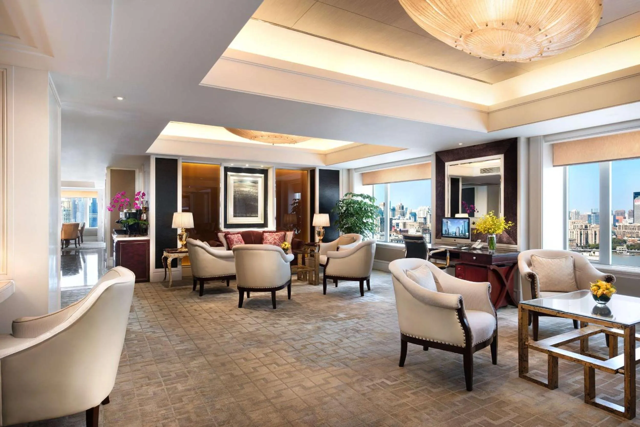 Lounge or bar in Pudong Shangri-La, Shanghai