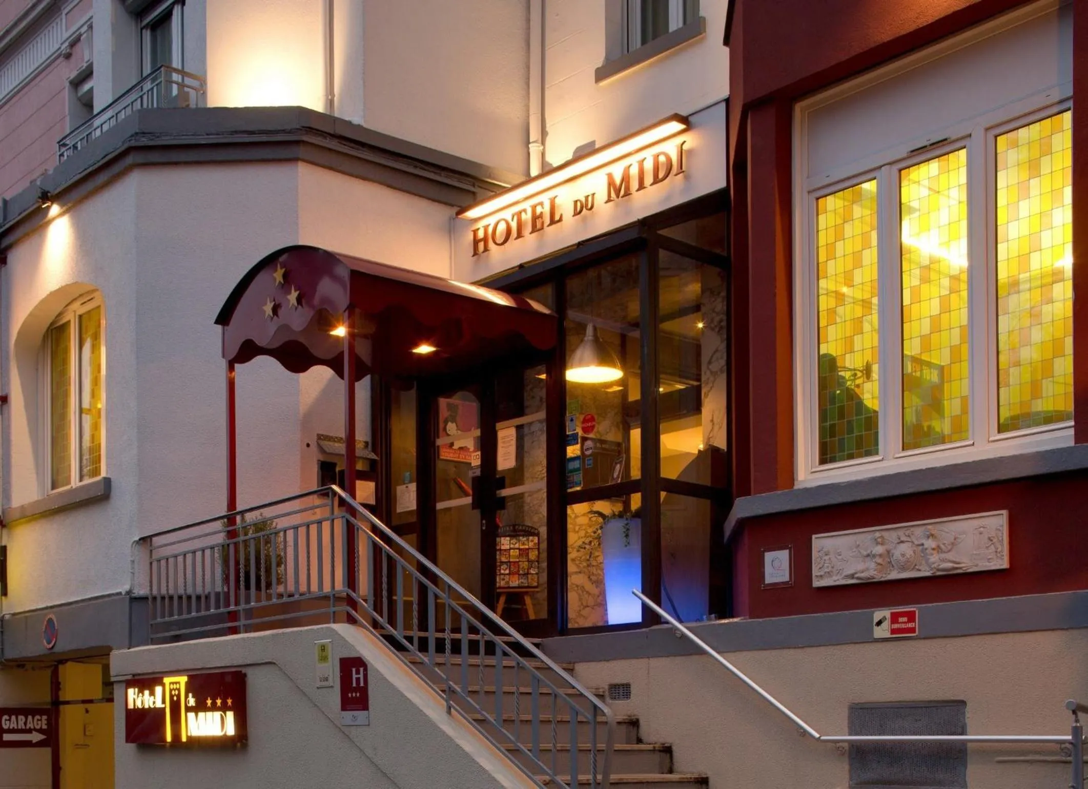 Property building in Logis Hôtel du Midi - Saint Etienne Sud