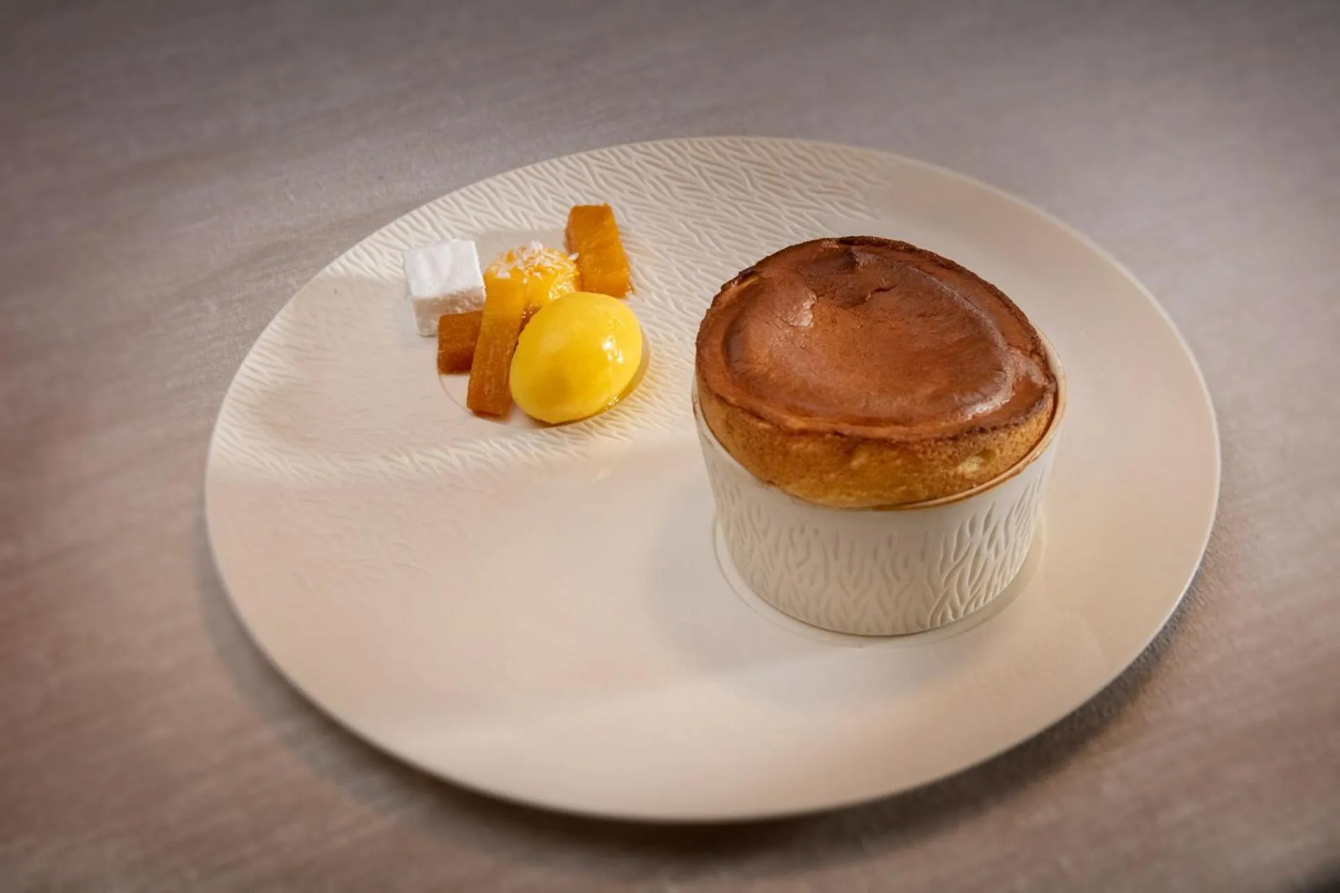 Restaurant/places to eat in Logis Hôtel La Brèche - Restaurant Berthelot