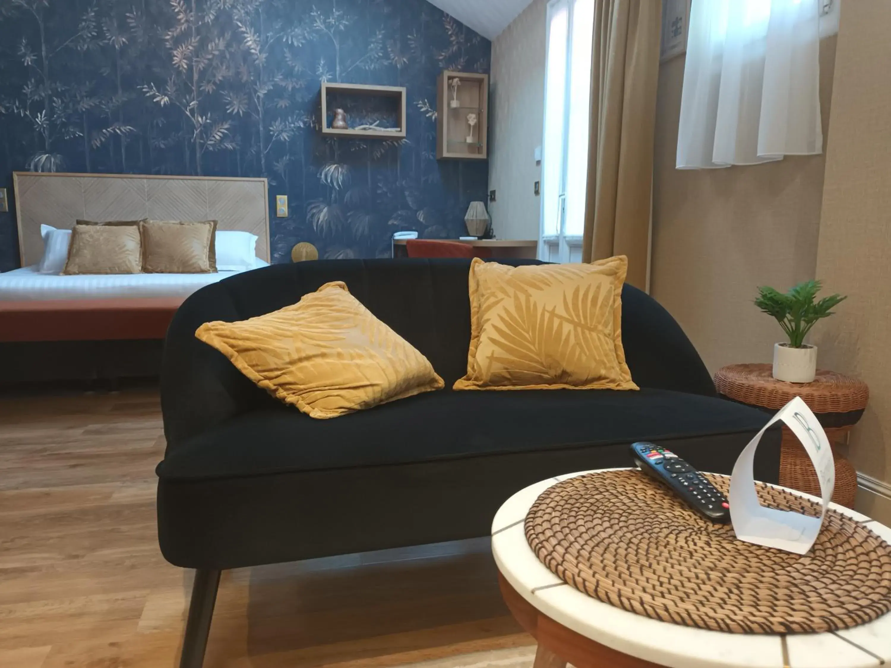 Junior Suite in Logis Hôtel La Brèche - Restaurant Berthelot Junior Suite in Logis Hôtel La Brèche - Restaurant Berthelot