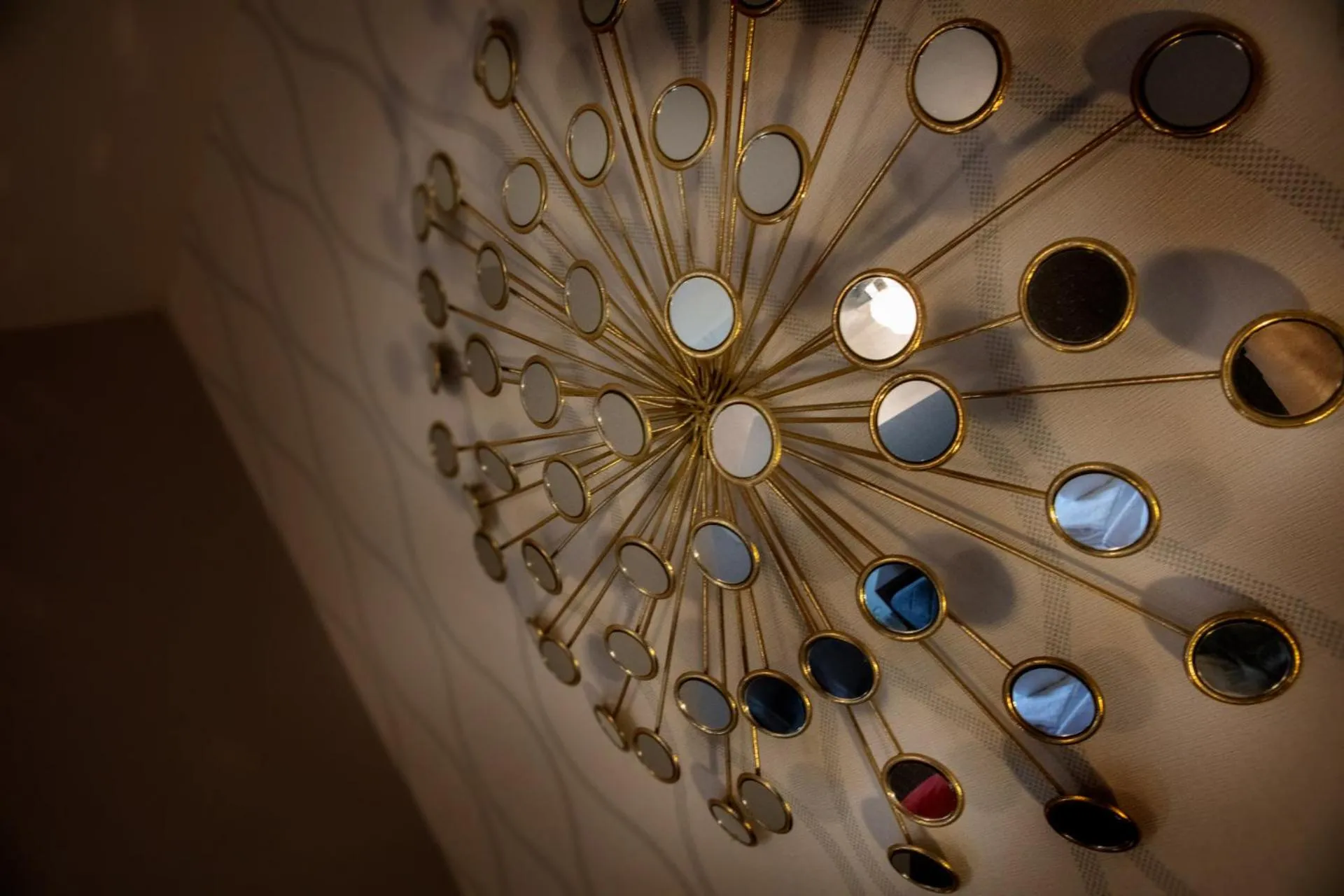 Decorative detail in Logis Hôtel La Brèche - Restaurant Berthelot