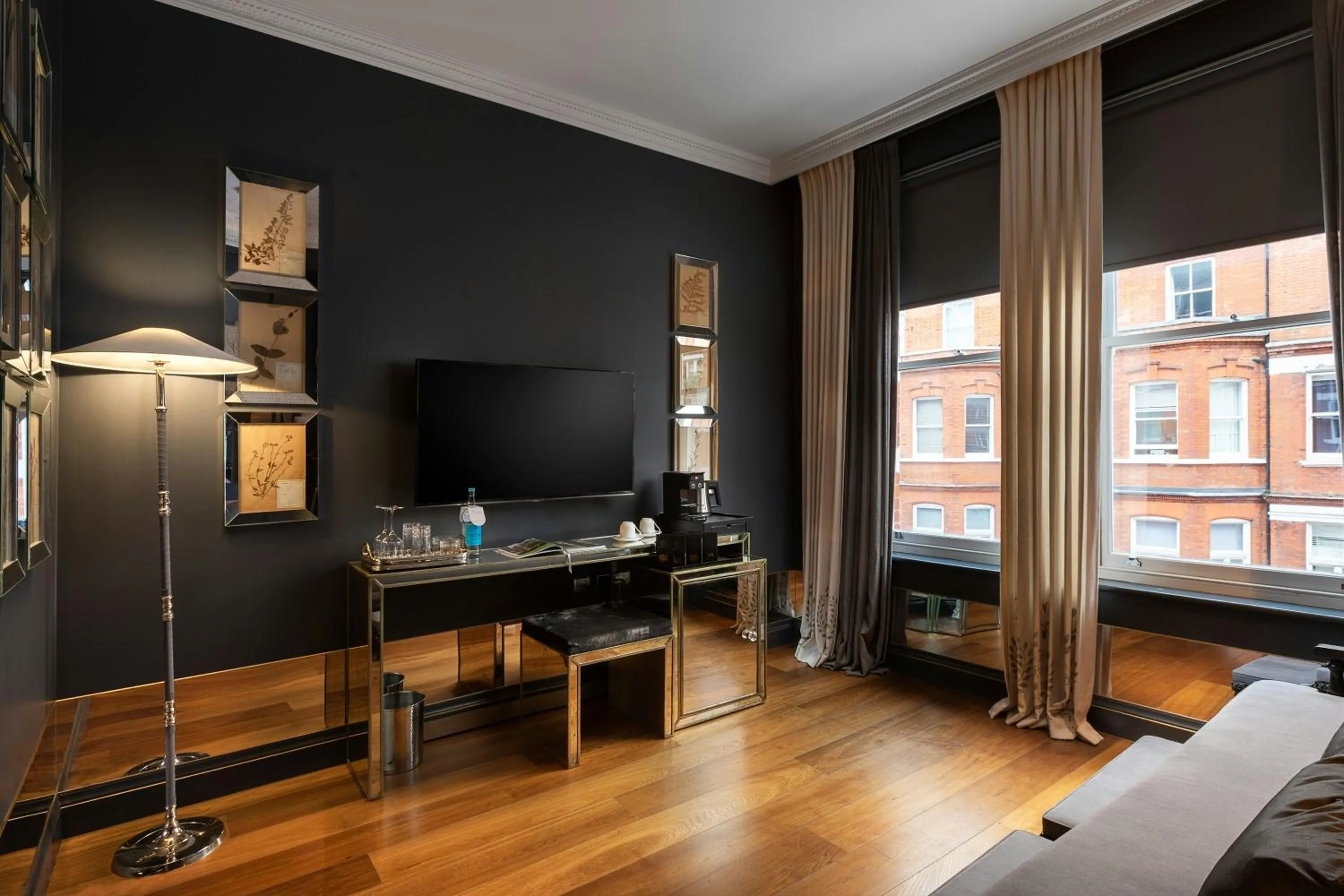 Photo of the whole room, Bed in The Franklin London - Starhotels Collezione