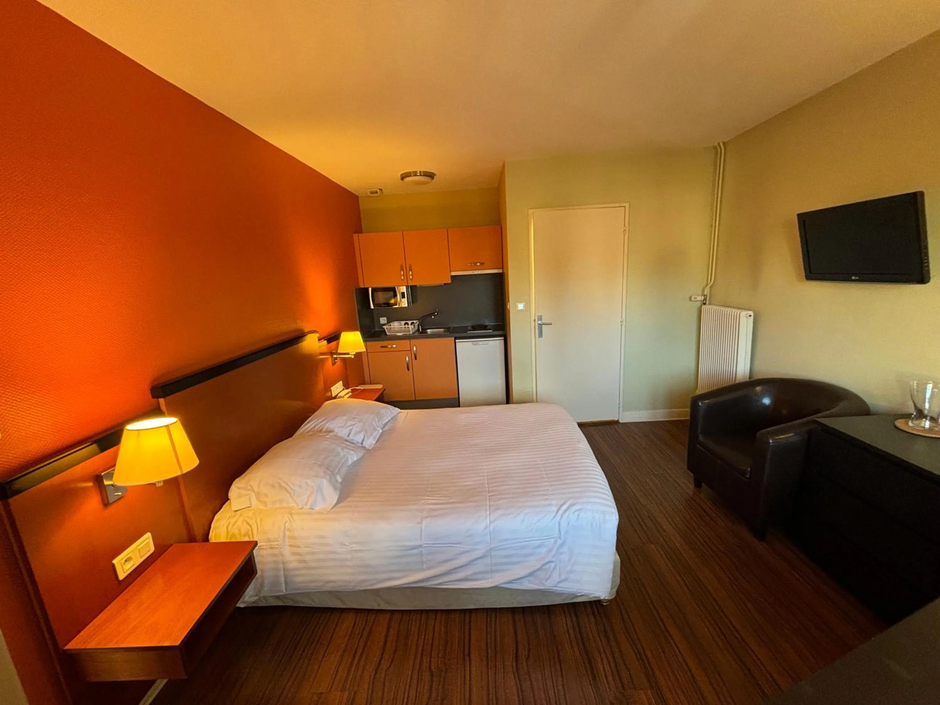 Bed in Garden & City Luxeuil Ex Le Métropole et Les Thermes