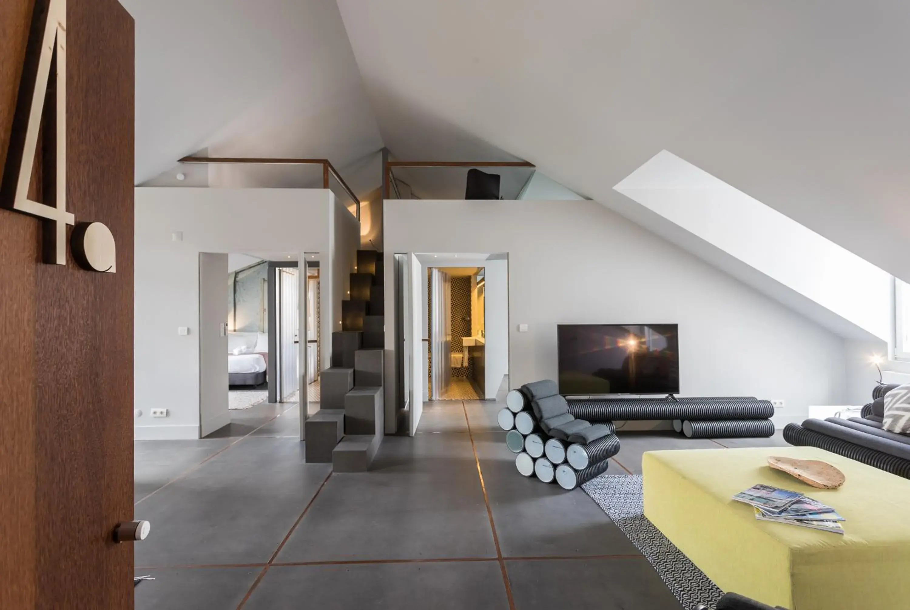 Superior Penthouse Apartment in Chiado Arty Flats Superior Penthouse Apartment in Chiado Arty Flats