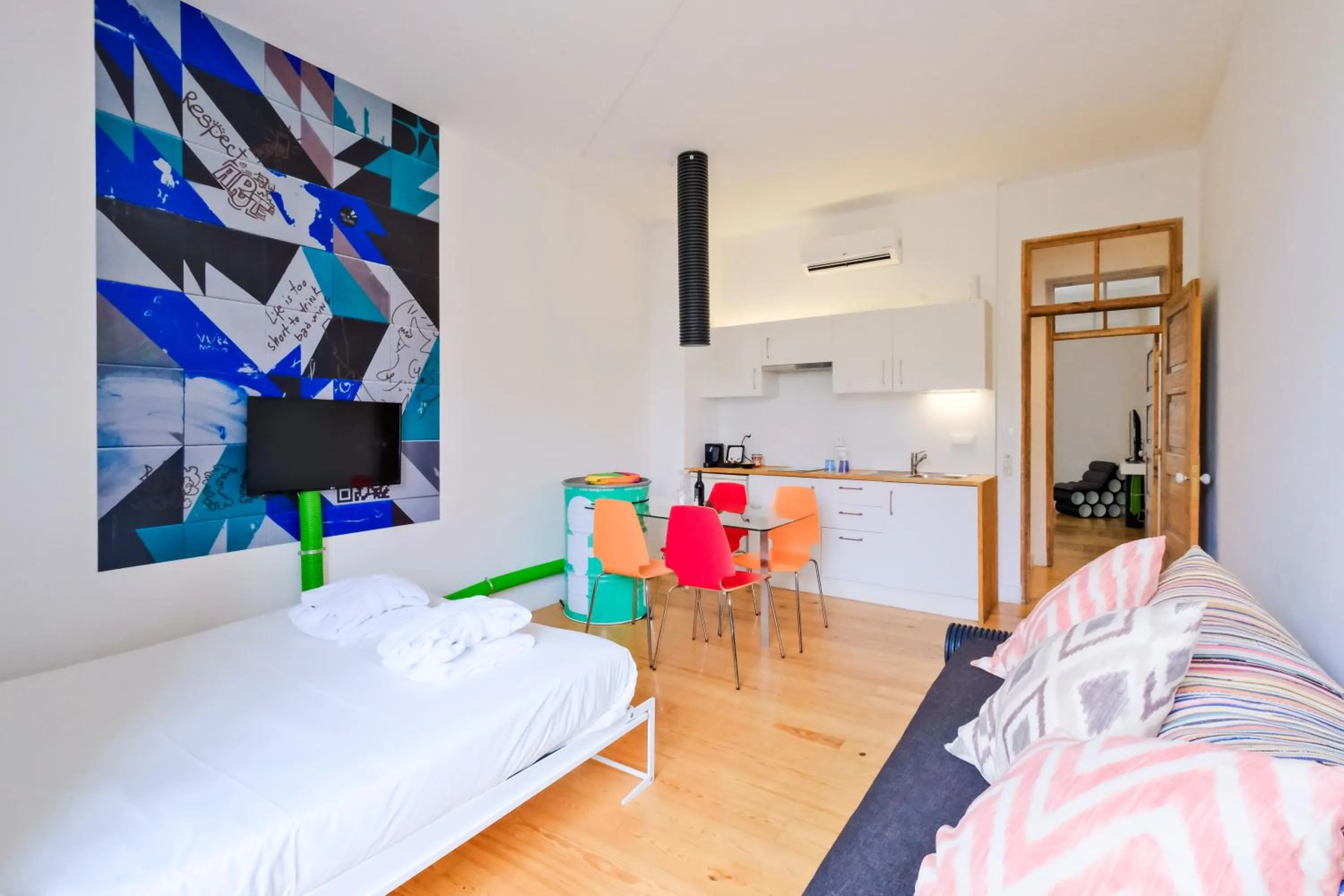 Bed in Chiado Arty Flats