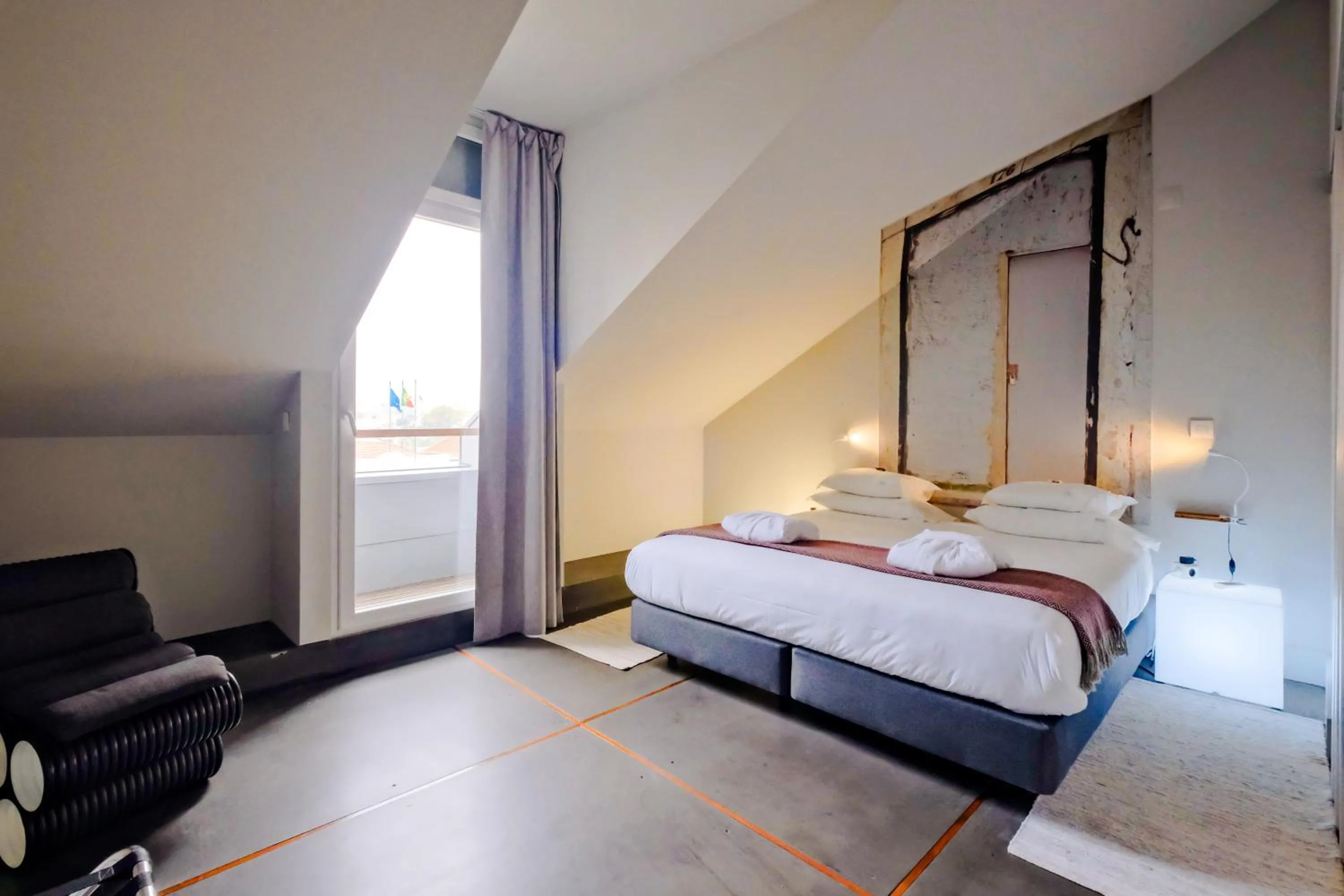 Bed in Chiado Arty Flats