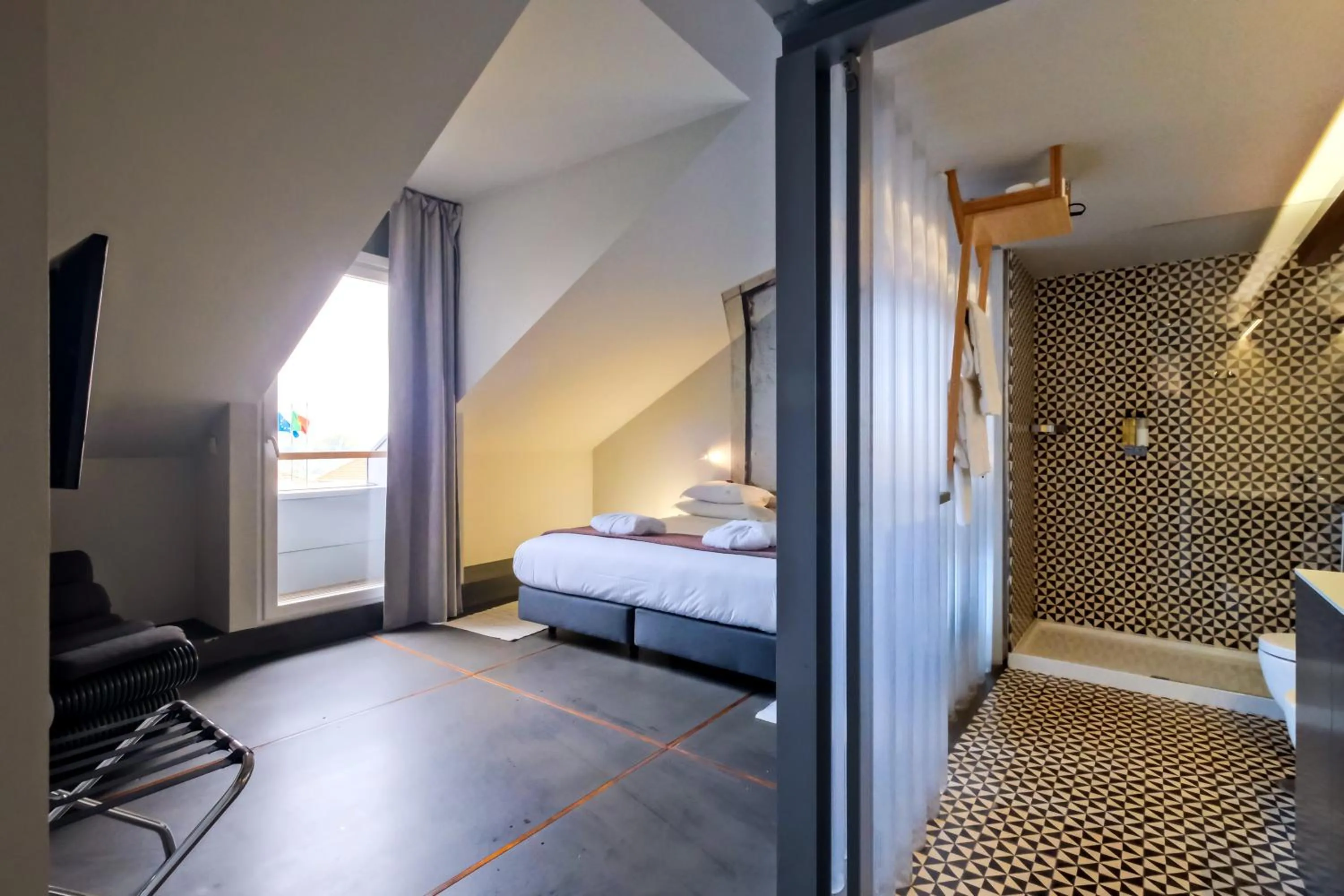 Bed in Chiado Arty Flats