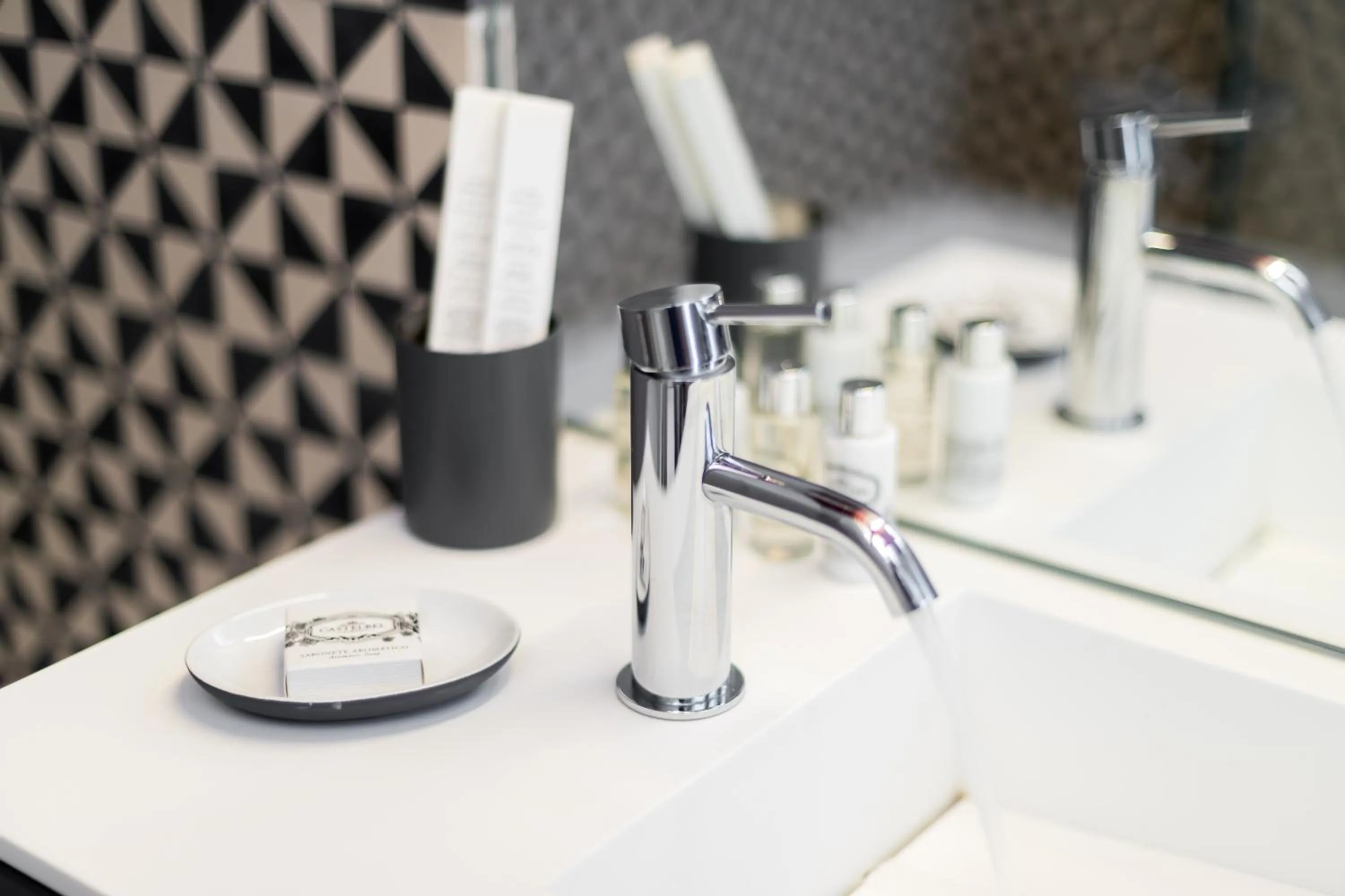 Decorative detail in Chiado Arty Flats