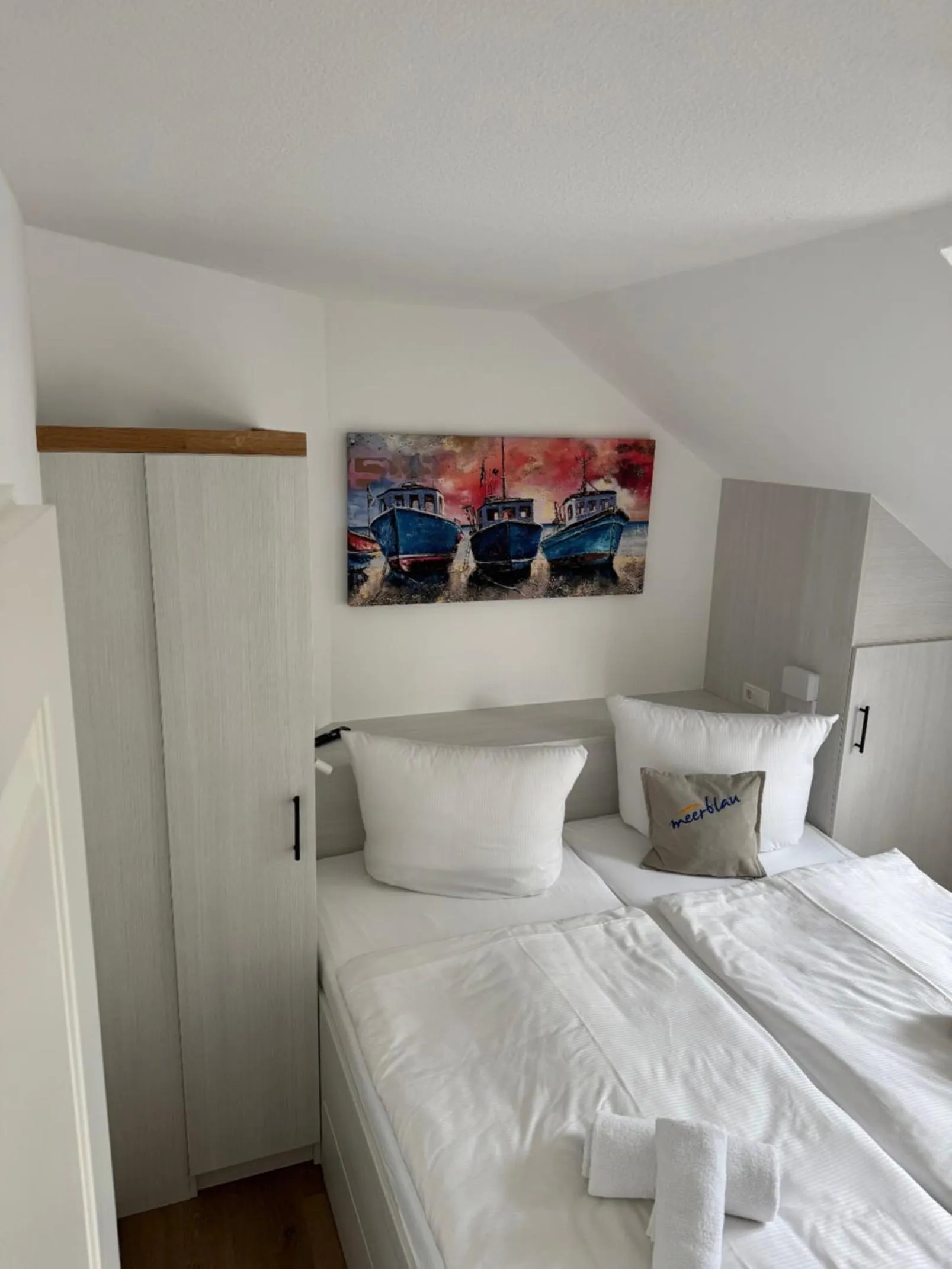 Bedroom, Bed in Hotel meerblau