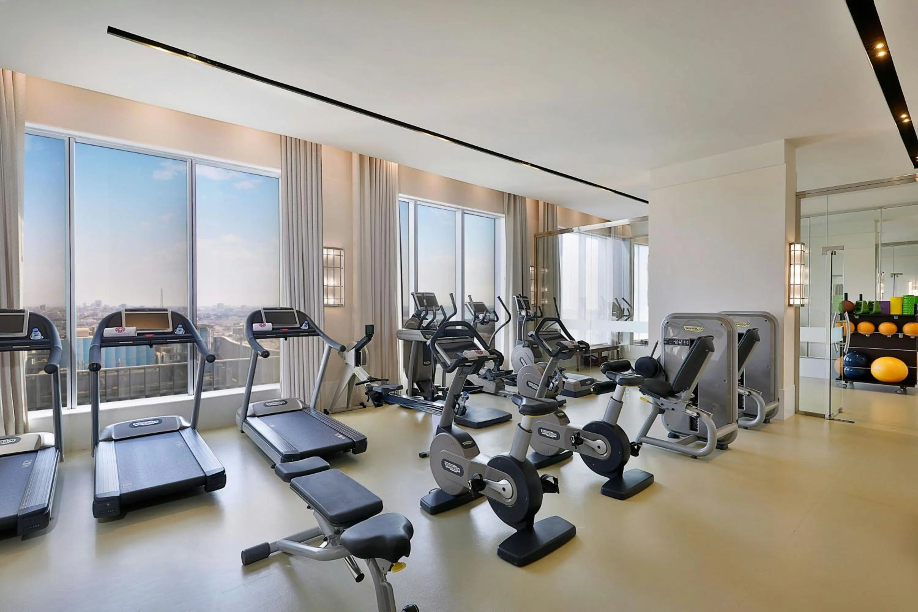 Fitness centre/facilities in Assila, a Luxury Collection Hotel, Jeddah