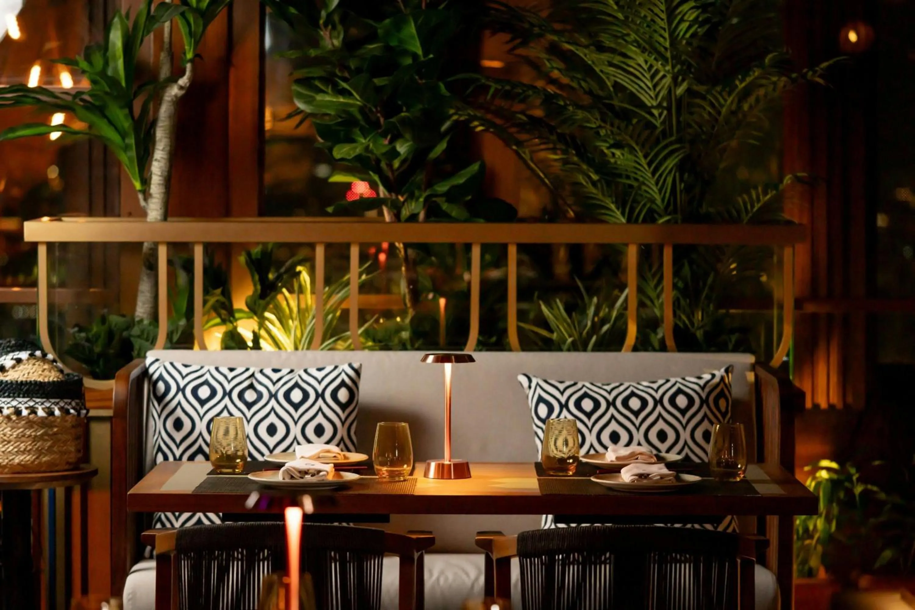 Lounge or bar in Assila, a Luxury Collection Hotel, Jeddah