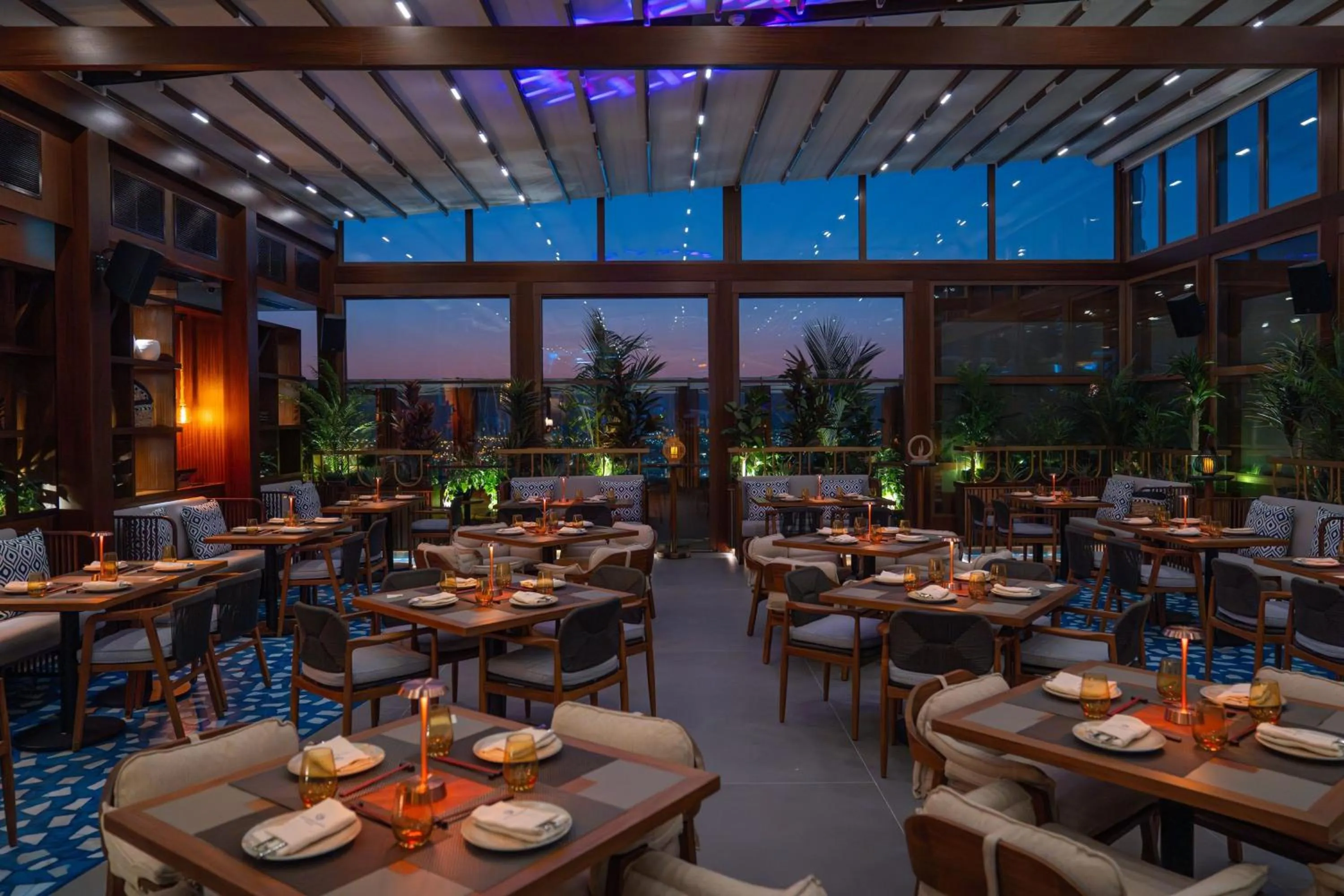 Lounge or bar in Assila, a Luxury Collection Hotel, Jeddah