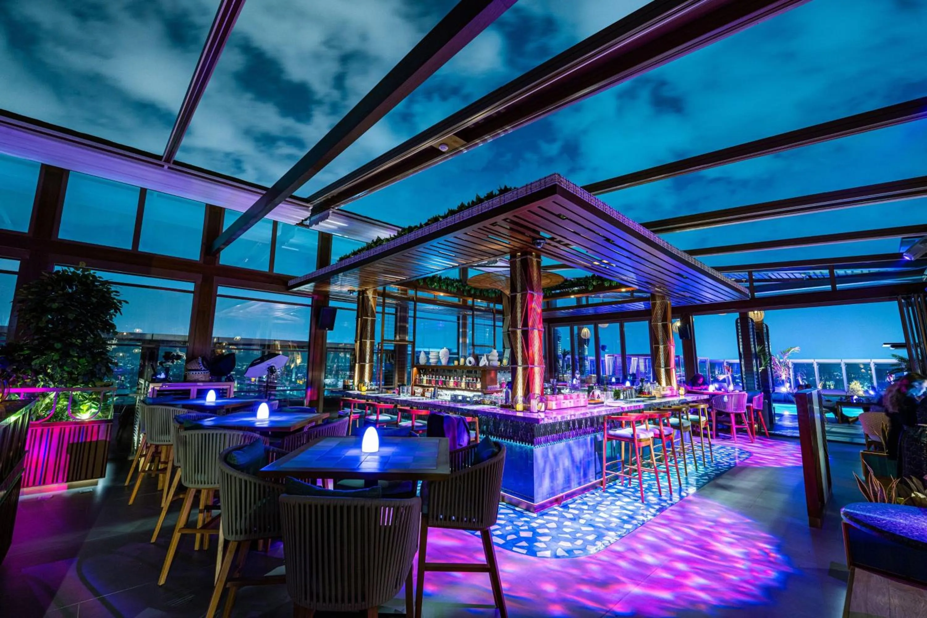 Lounge or bar in Assila, a Luxury Collection Hotel, Jeddah