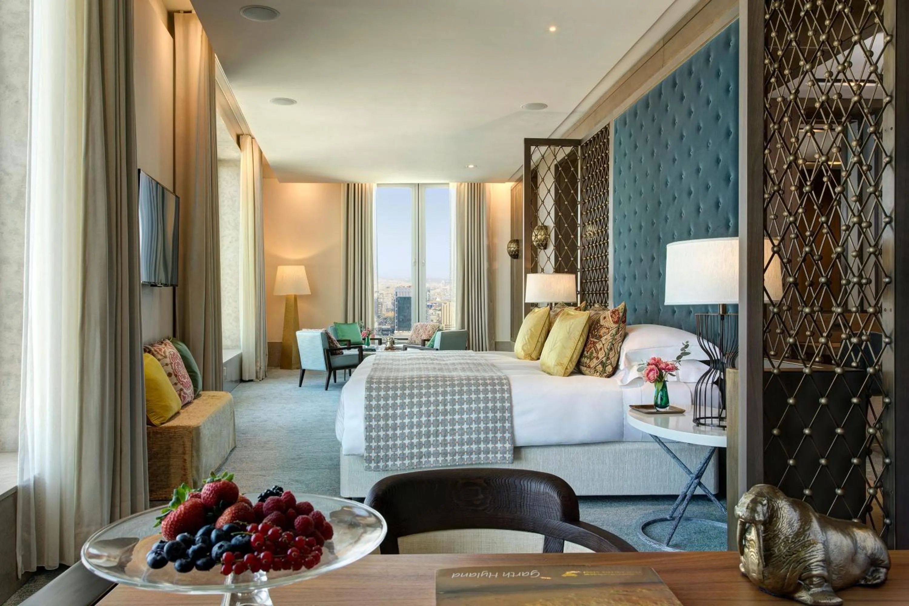 Bedroom, Bed in Assila, a Luxury Collection Hotel, Jeddah