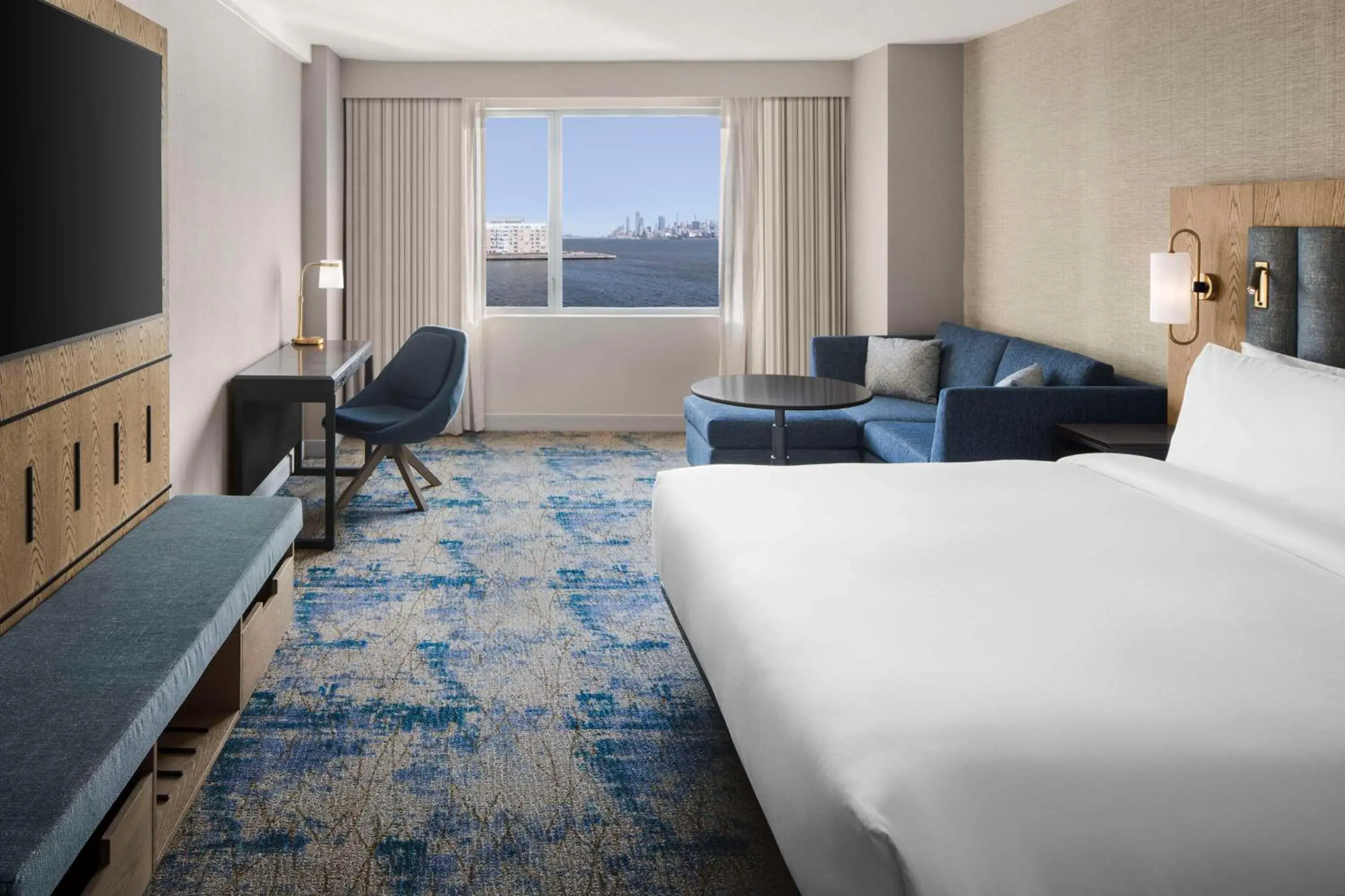 Bedroom, Bed in Hyatt Regency Jersey City on the Hudson Bedroom, Bed in Hyatt Regency Jersey City on the Hudson