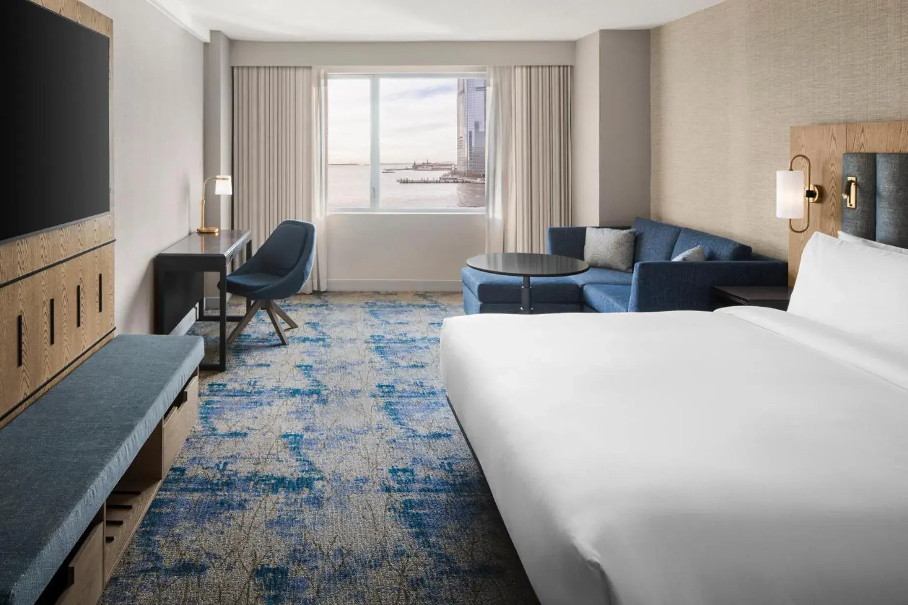 Bedroom, Bed in Hyatt Regency Jersey City on the Hudson Bedroom, Bed in Hyatt Regency Jersey City on the Hudson