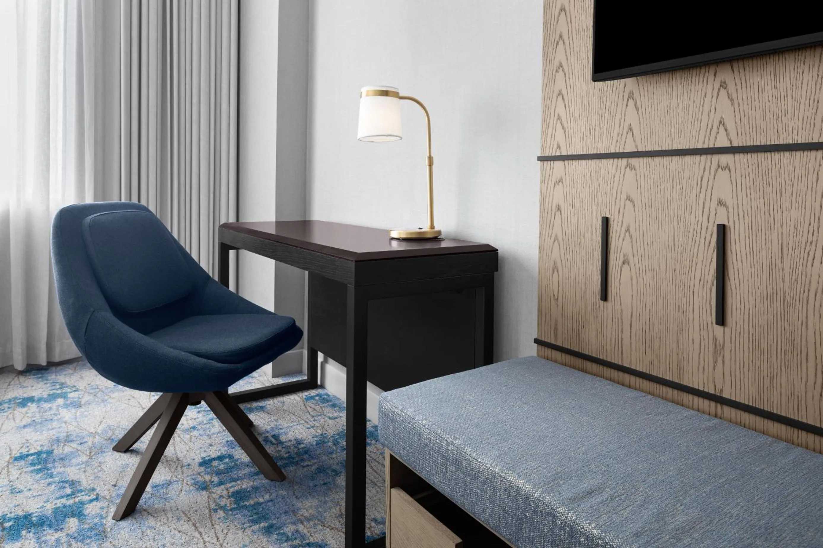 Seating area in Hyatt Regency Jersey City on the Hudson