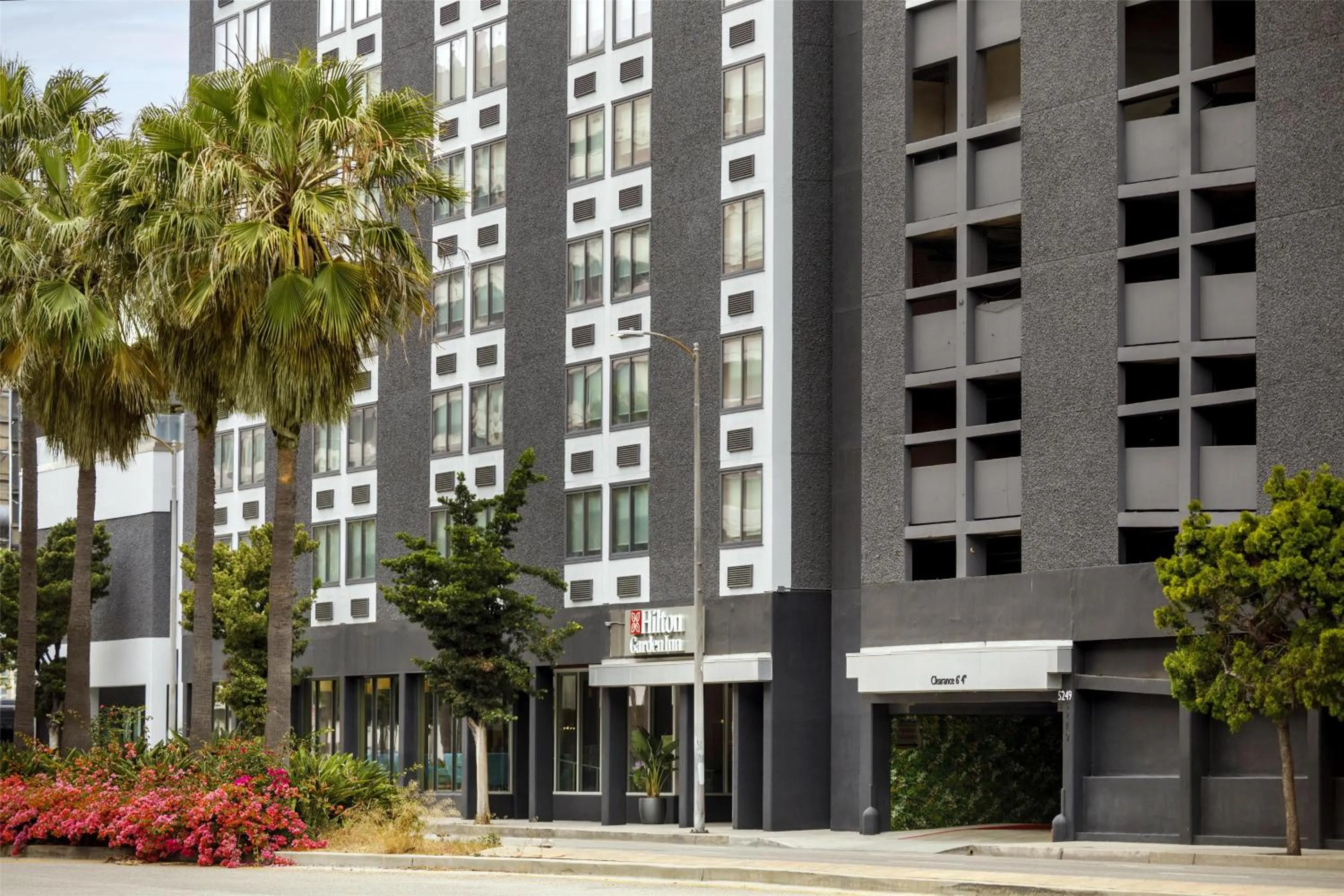 Property building in Hilton Garden Inn LAX Los Angeles Airport