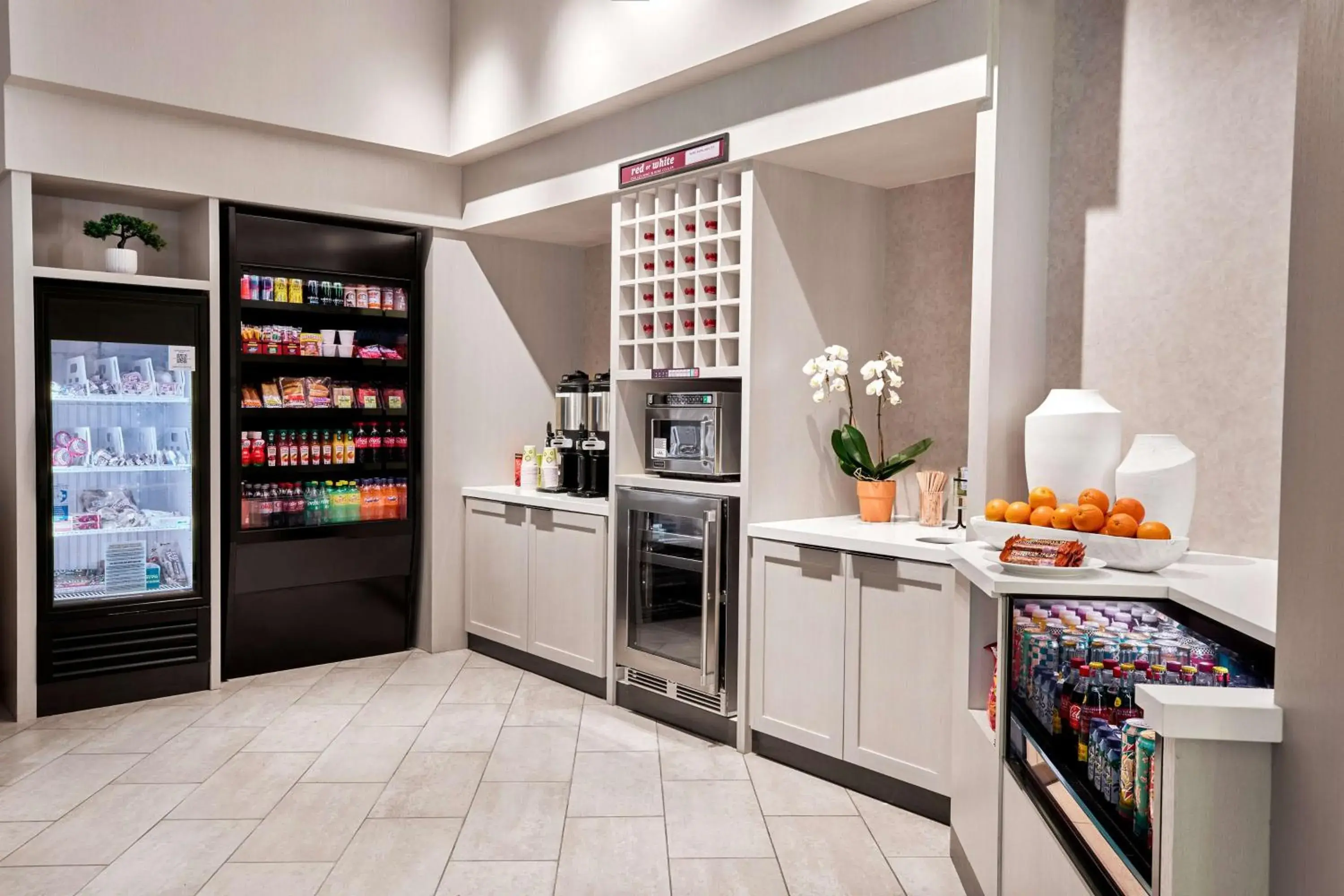 Restaurant/places to eat in Hilton Garden Inn LAX Los Angeles Airport Restaurant/places to eat in Hilton Garden Inn LAX Los Angeles Airport