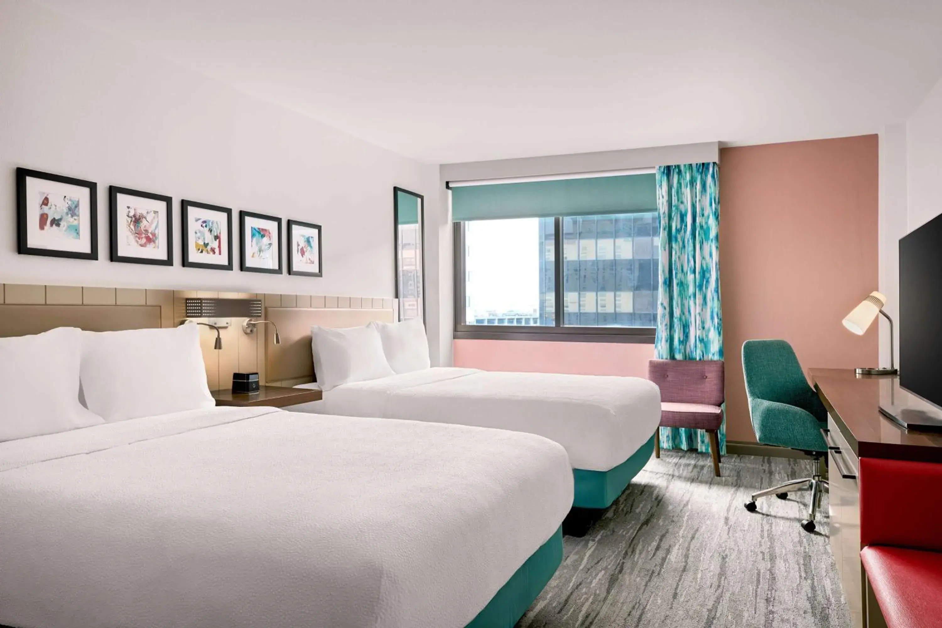 Bed in Hilton Garden Inn LAX Los Angeles Airport Bed in Hilton Garden Inn LAX Los Angeles Airport