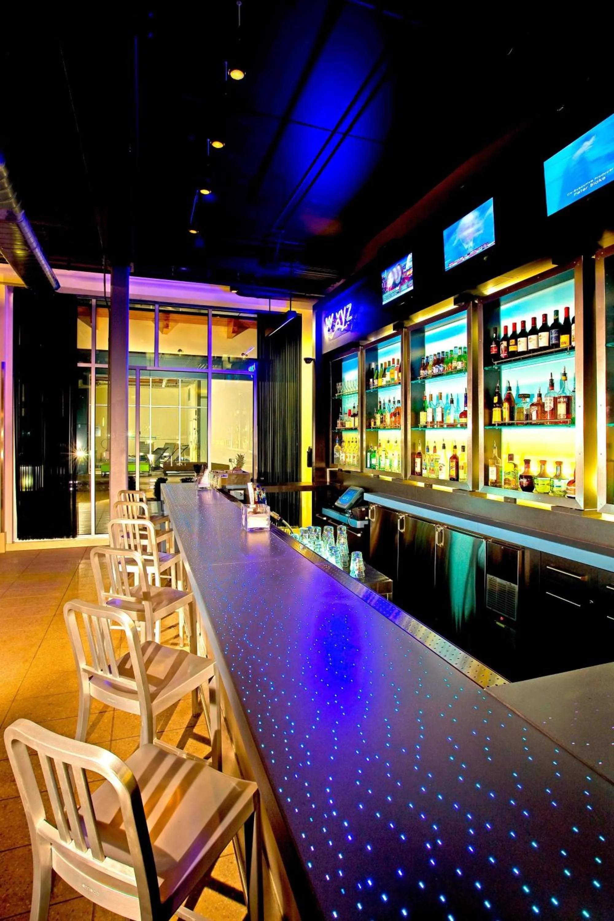 Lounge or bar in Aloft Mount Laurel