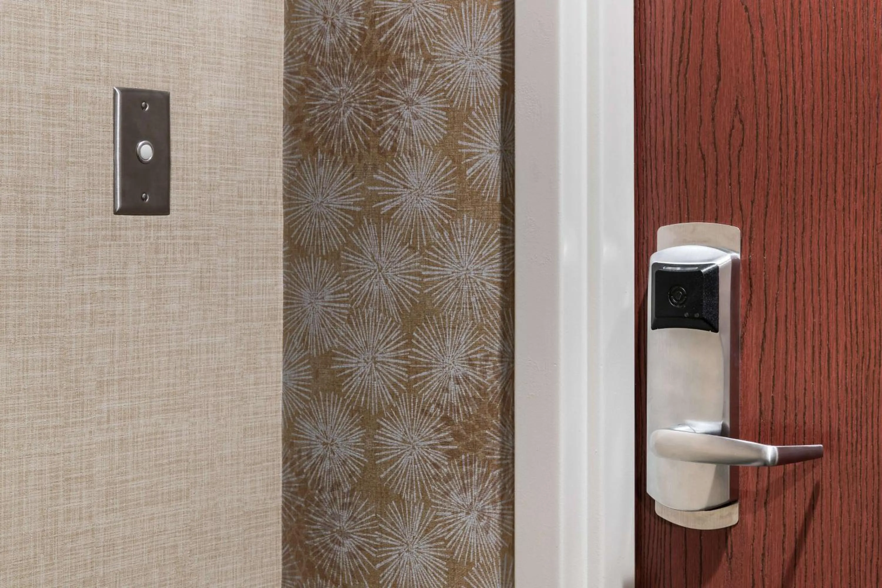 Bedroom in Hampton Inn St Louis- at the Arch