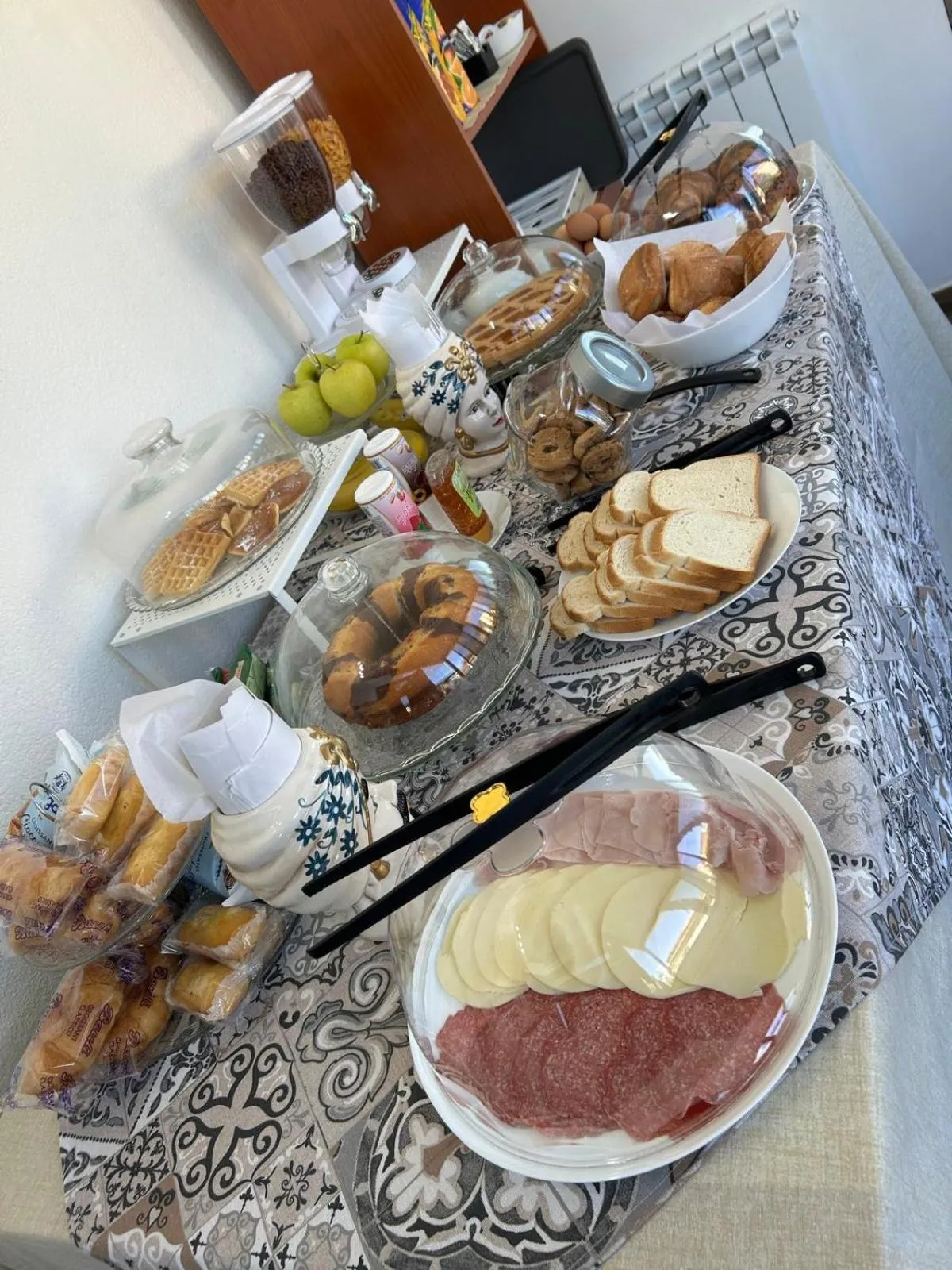 Food and drinks in B&B Villa Achibea