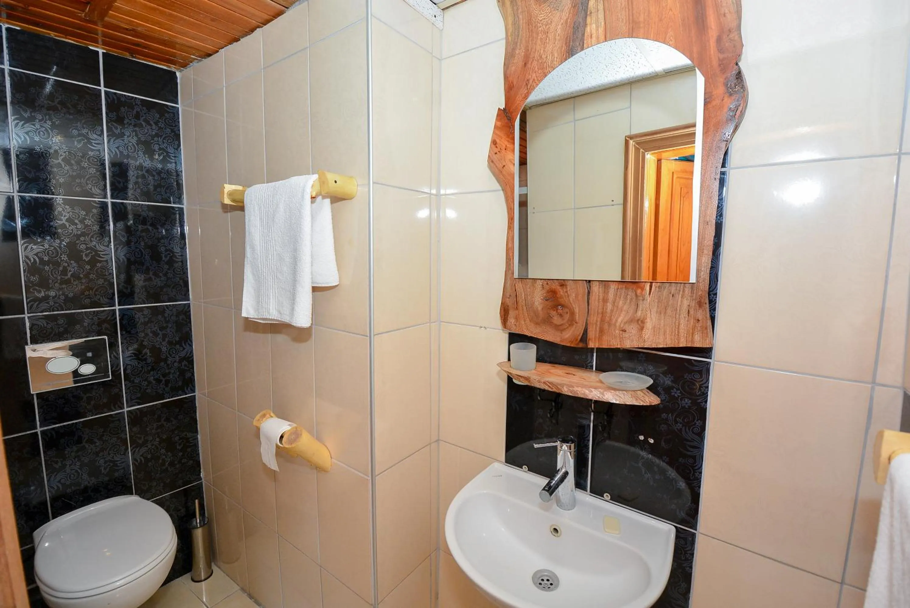 Bathroom in Otel Wood House