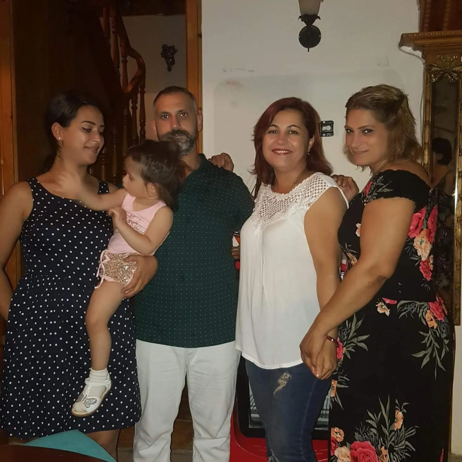 Family in Otel Wood House