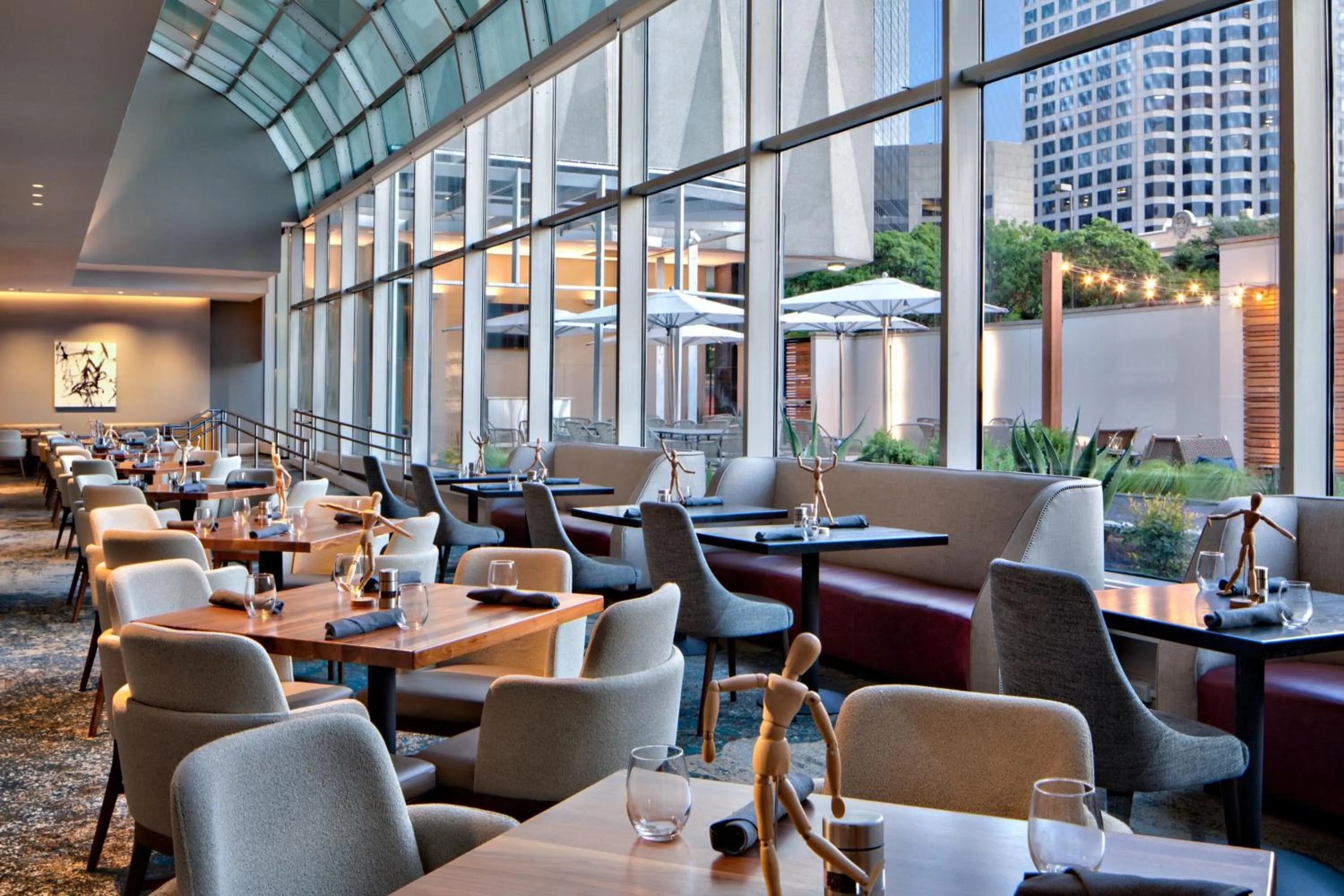 Restaurant/places to eat in Sheraton Dallas Hotel