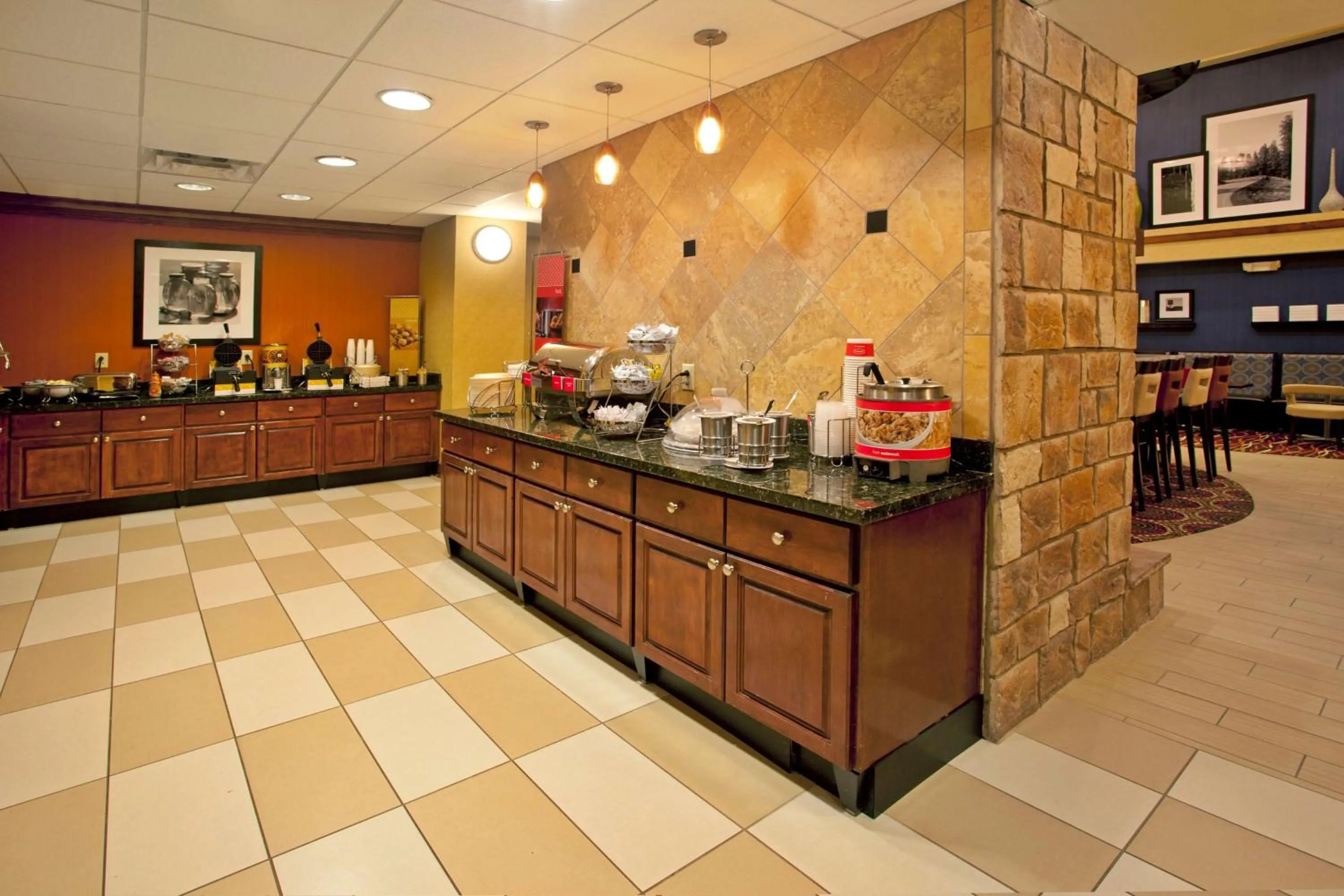 Restaurant/places to eat in Hampton Inn & Suites Nashville-Smyrna