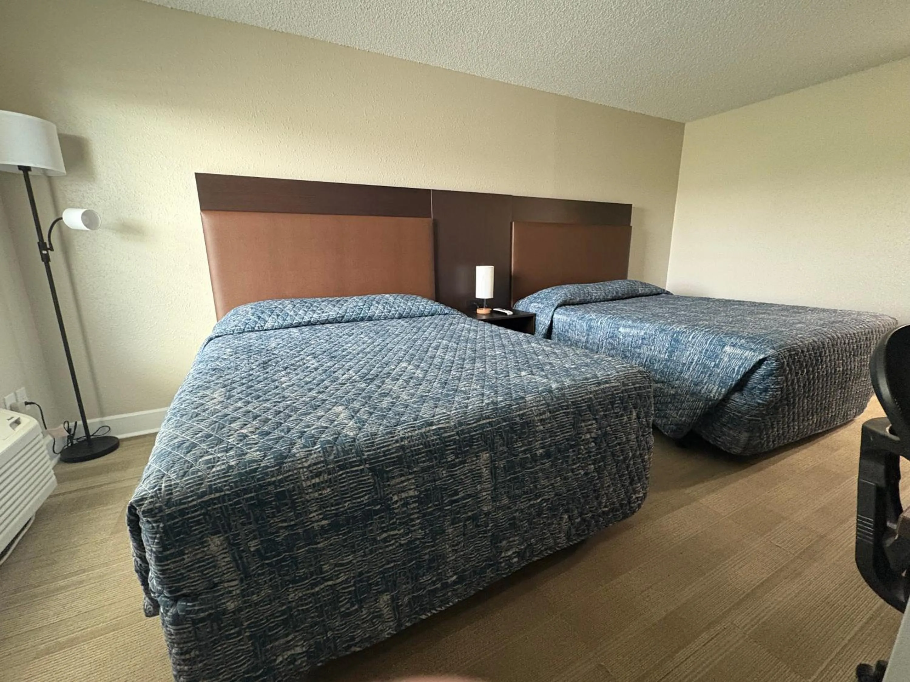 Bedroom, Bed in Gators Inn on the Bayou