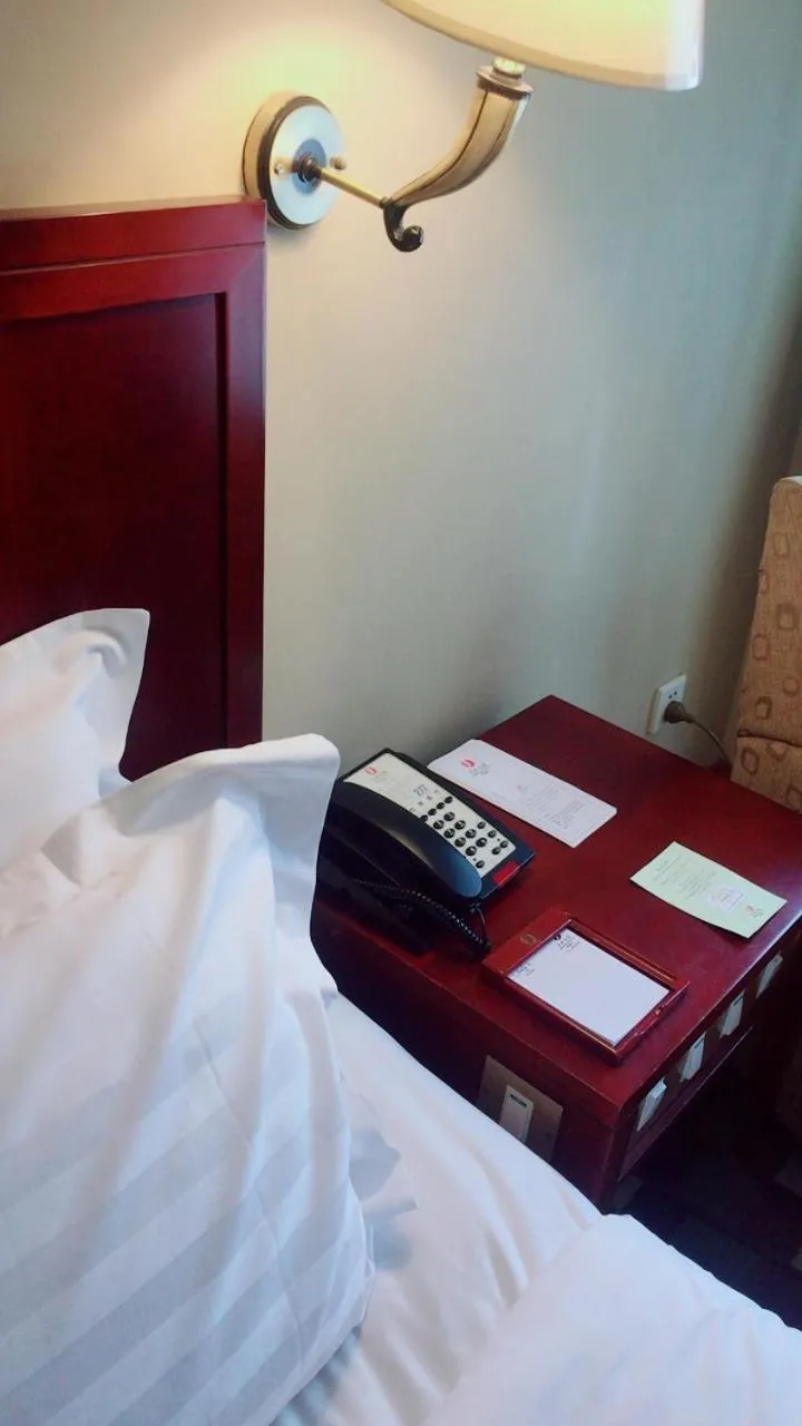 Decorative detail, Bed in Jianguo Hotel