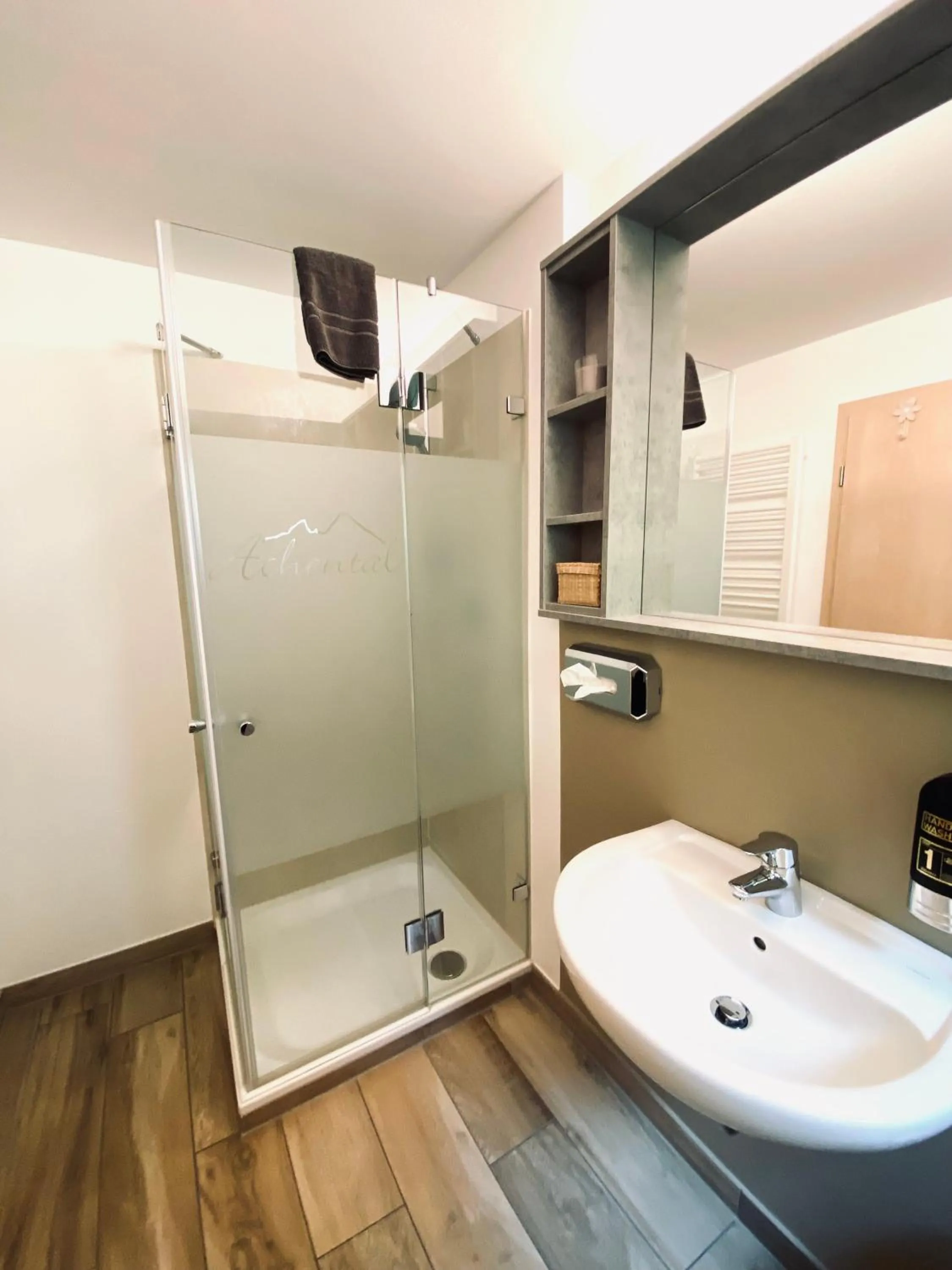 Bathroom in Gästehaus Achental